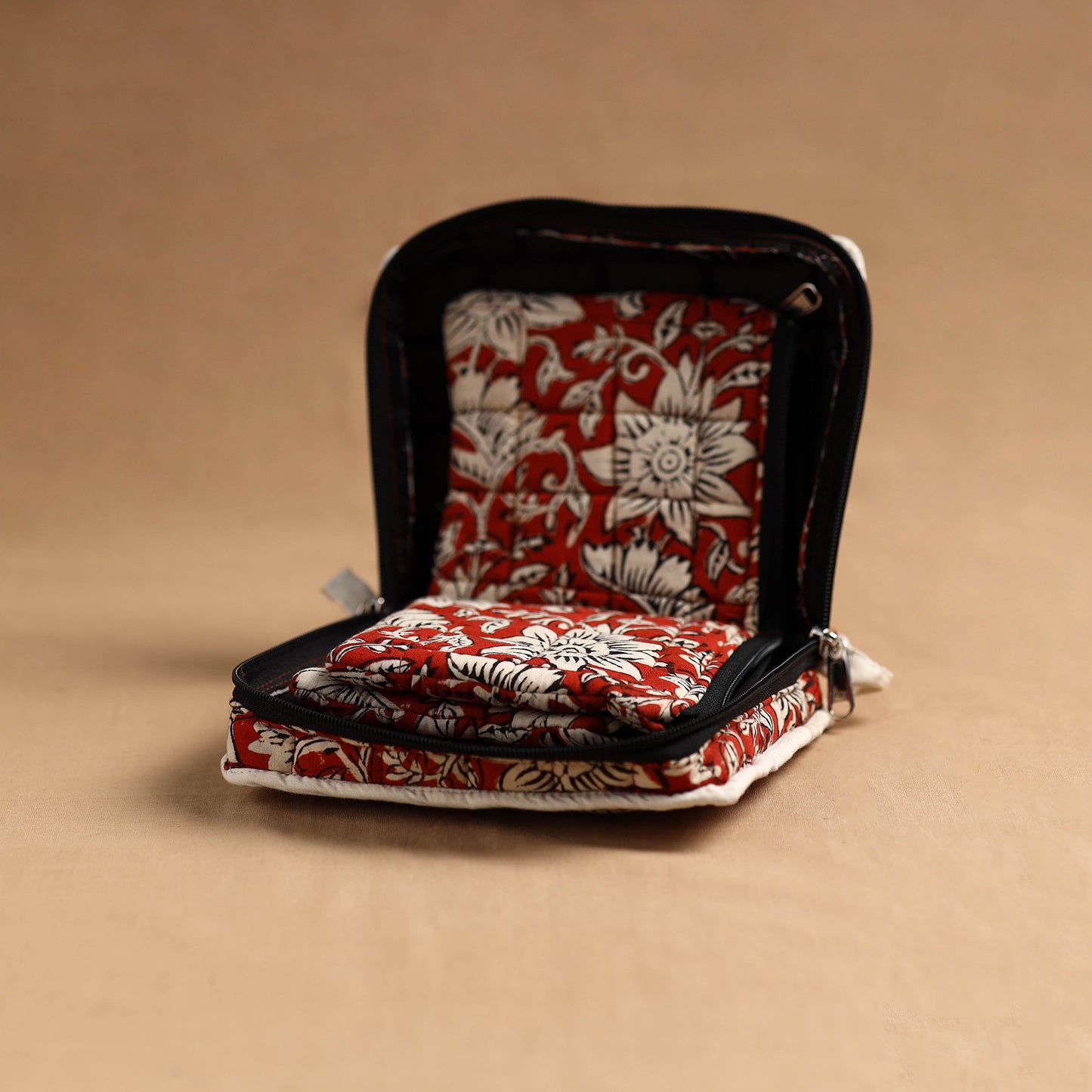 Red Handmade 4 Pockets Cotton Jewelry Bag 11