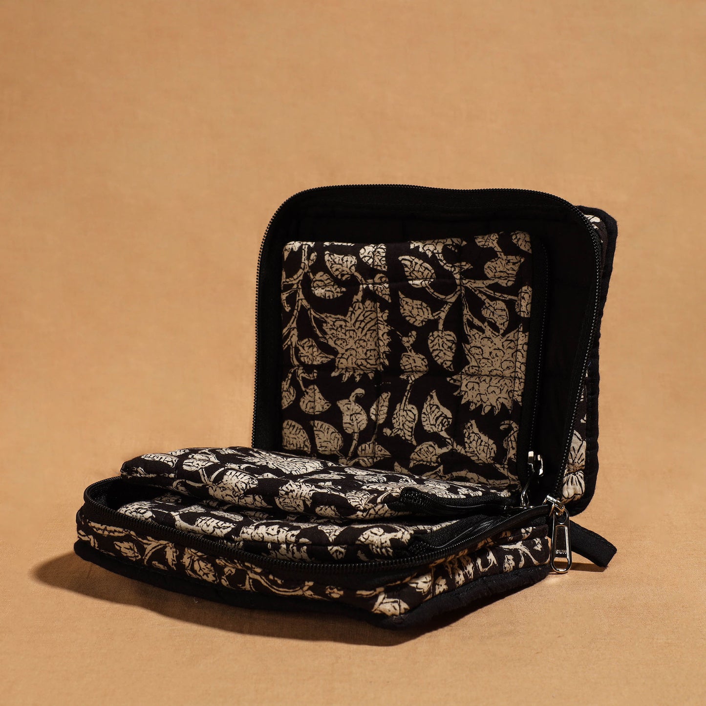 Black Handmade 4 Pockets Cotton Jewelry Bag 07