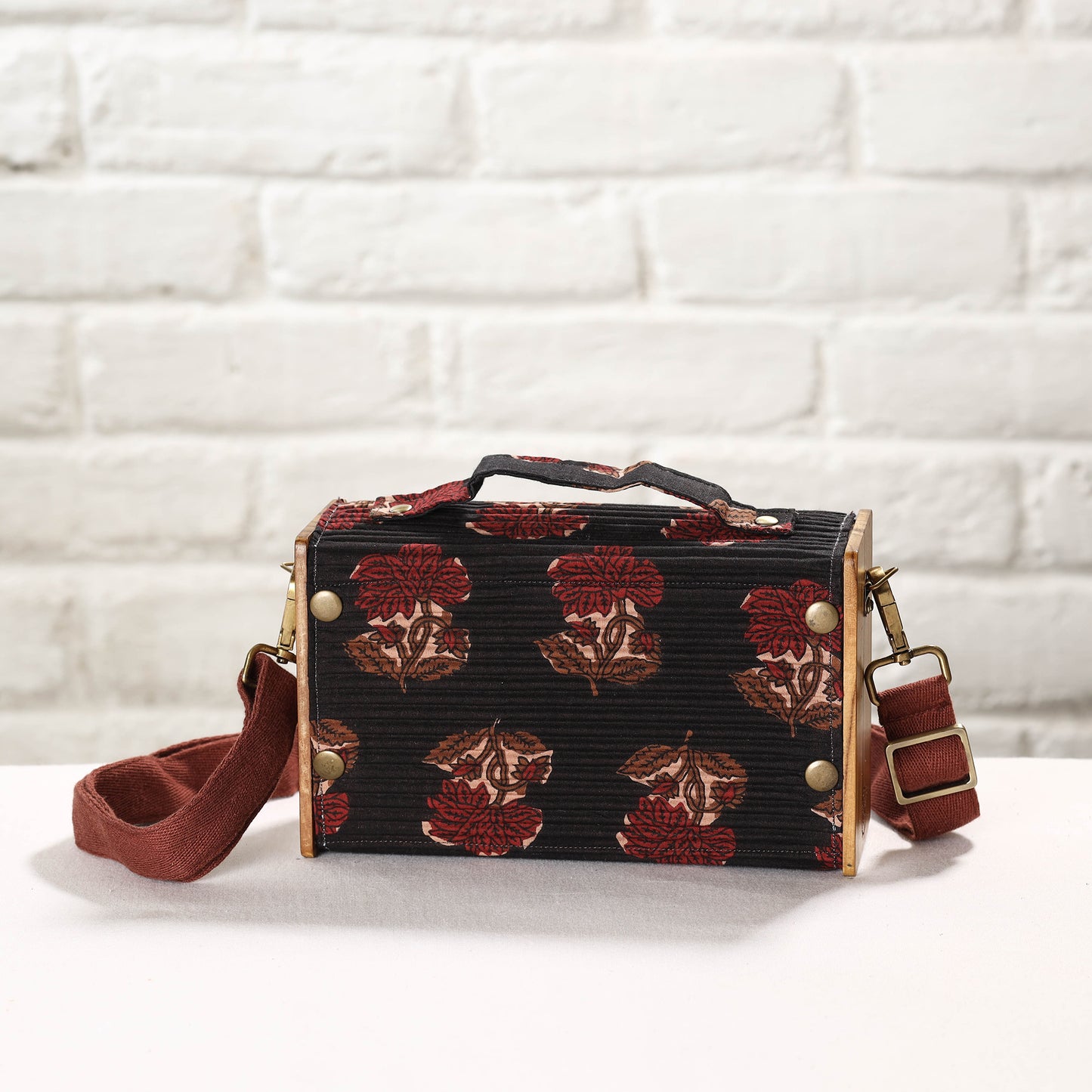 Buy DIY Box Sling Bag / Clutch with Changeable Sleeve Online at iTokri.com