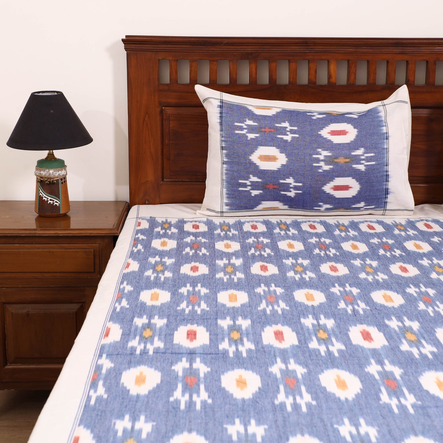 Pochampally Ikat Weave Cotton Double Bedsheet Set (108 x 90 in) 28