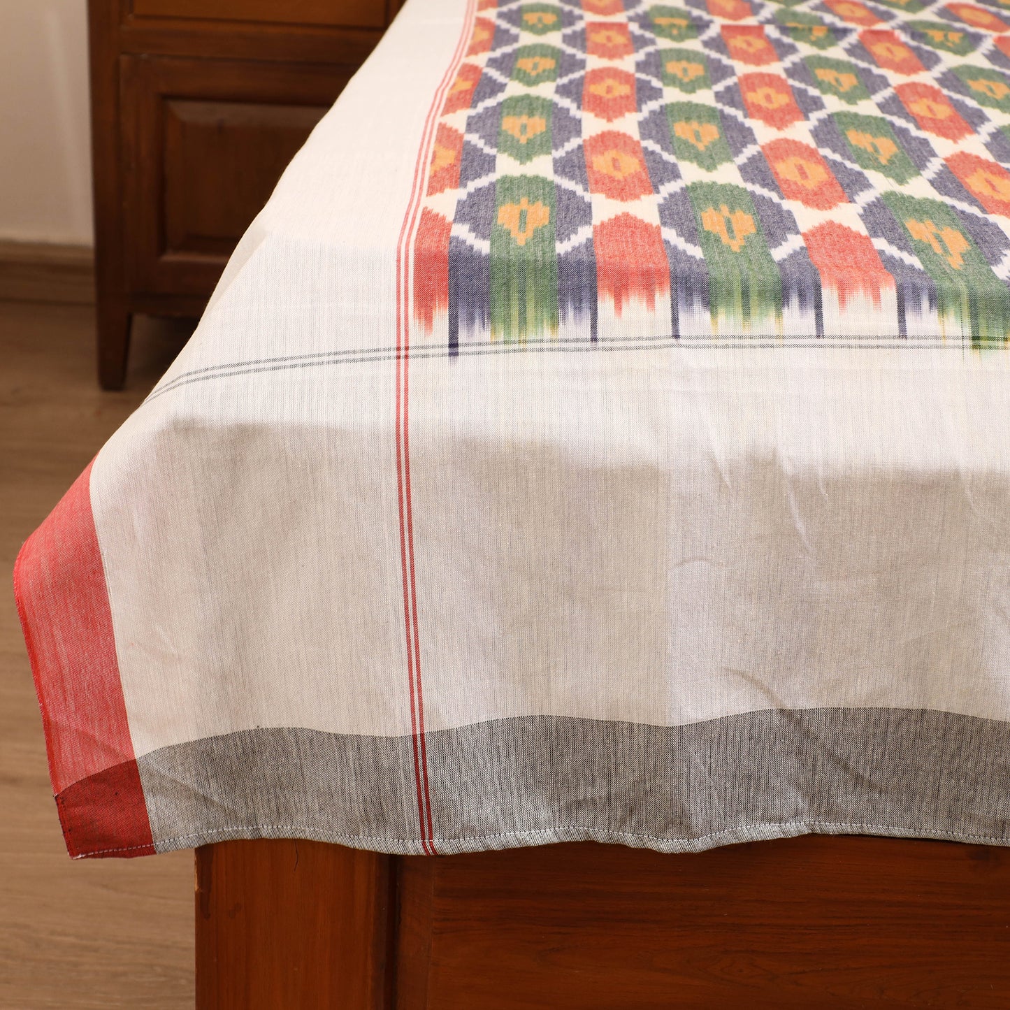 Pochampally Ikat Weave Cotton Single Bedsheet (90 x 60 in) 02