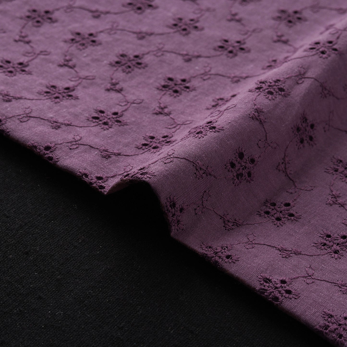 Floral Embroidered Cotton Hakoba Fabric 01