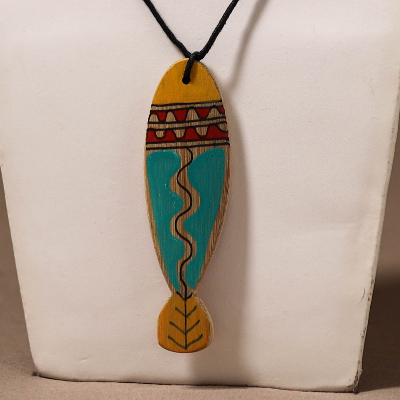 Kerala Mural Handpainted Bamboo Fish Necklace 121