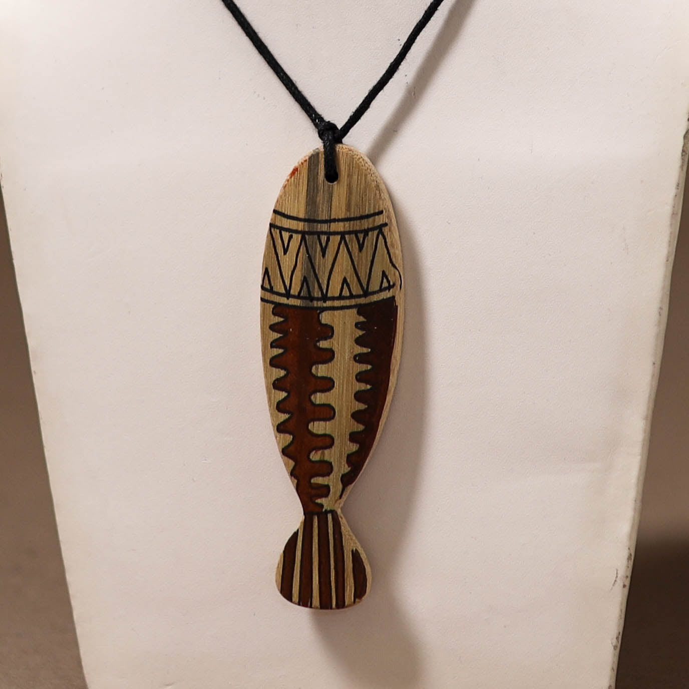 Kerala Mural Handpainted Bamboo Fish Necklace 128