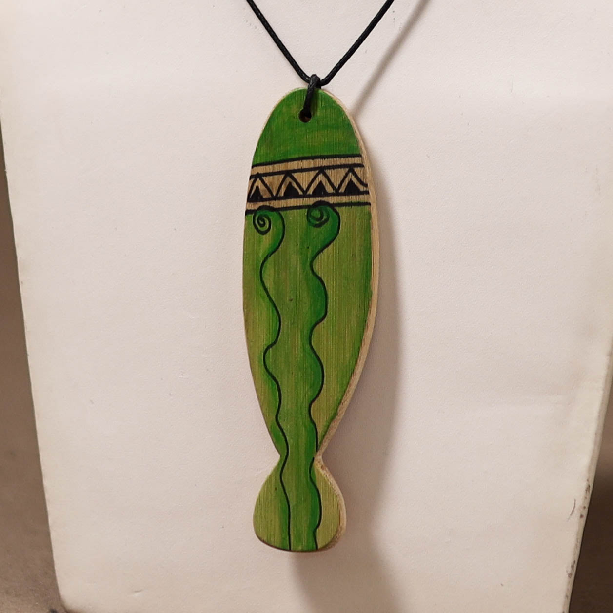 Kerala Mural Handpainted Bamboo Fish Necklace 148