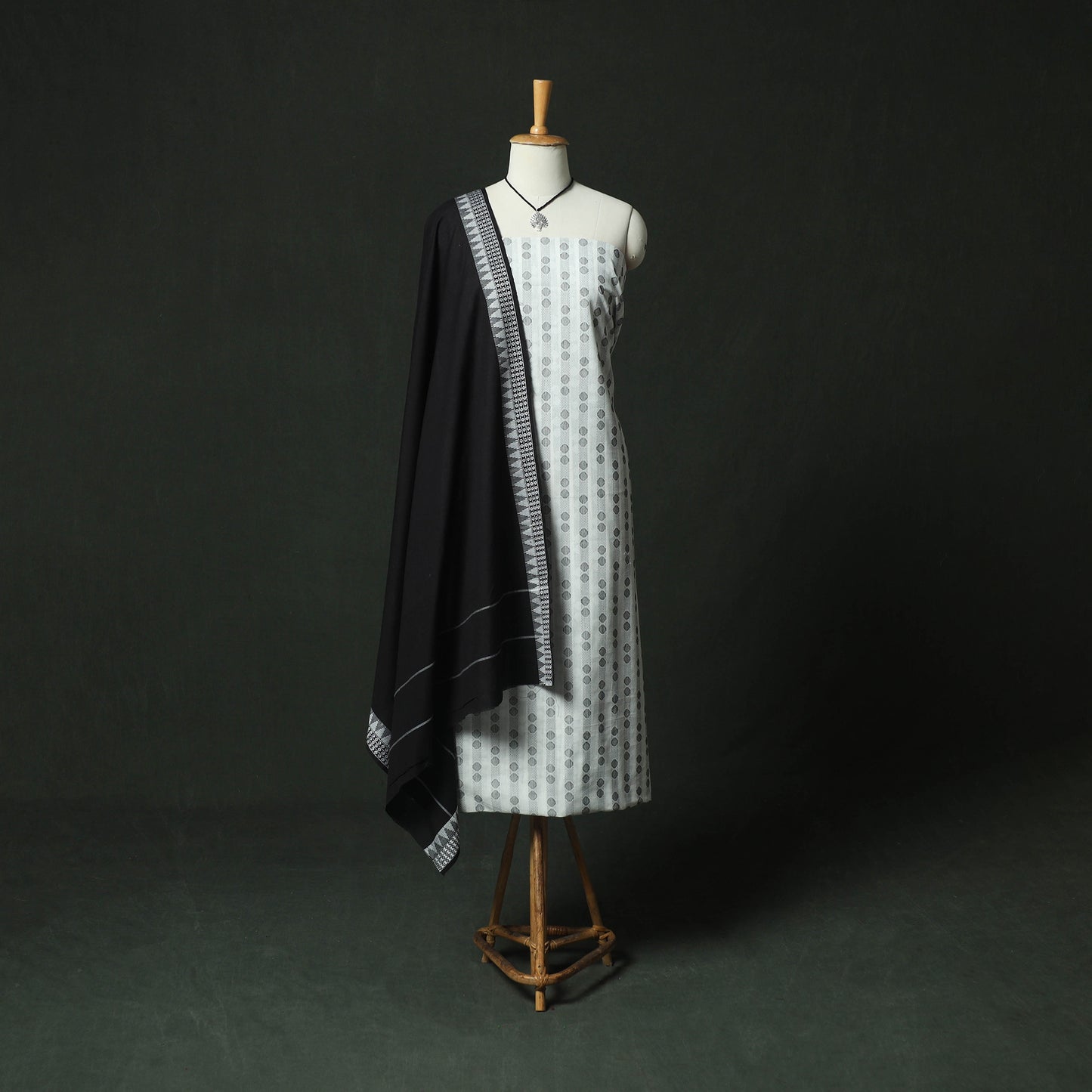 White - Jacquard Woven 2pc Cotton Unstitched Dress Material Kurta Set with Jewellery 08