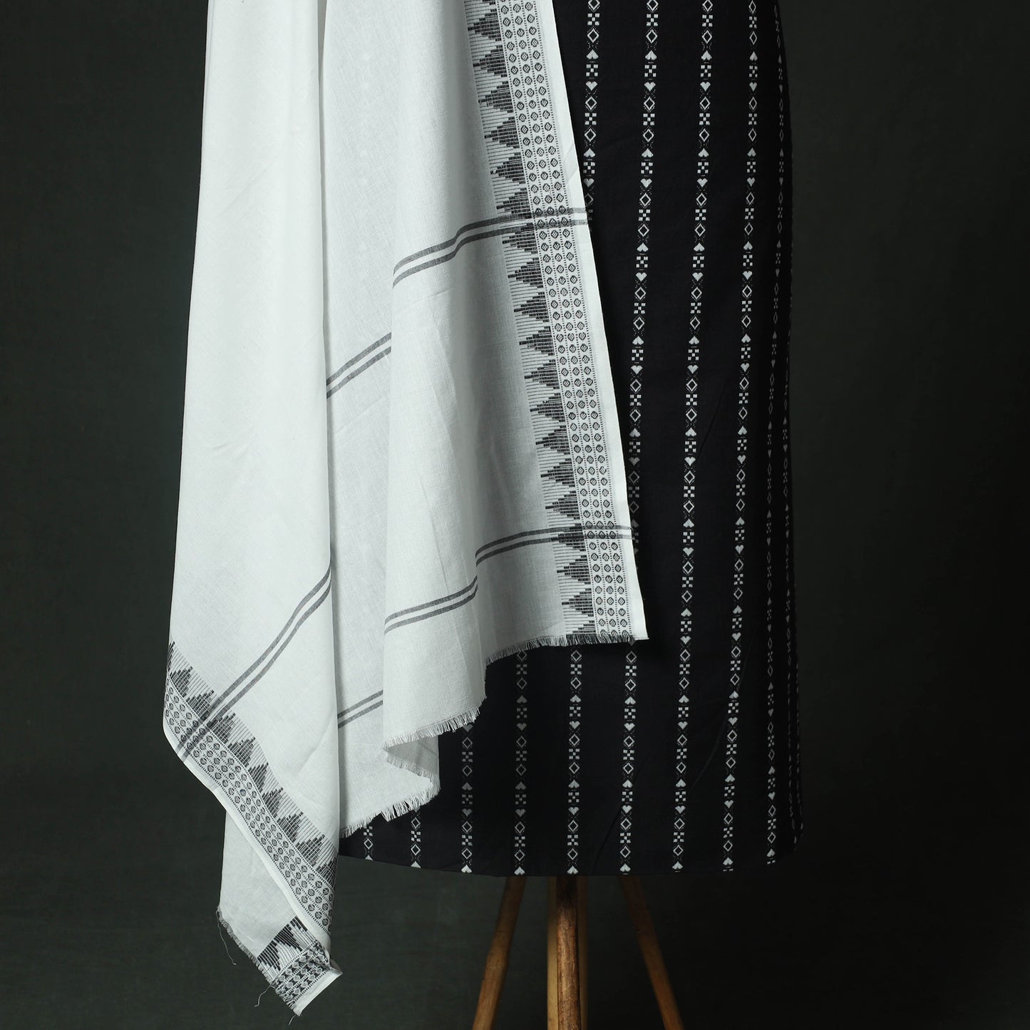 Jacquard Woven 2pc Cotton Unstitched Dress Material Kurta Set with Jewellery 17