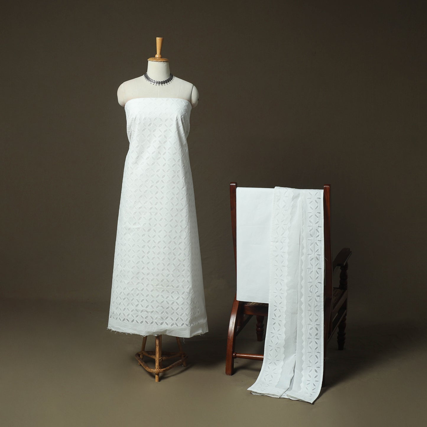 White - Barmer Applique Cutwork Cotton 3pc Unstitched Dress Material Suit Set 03