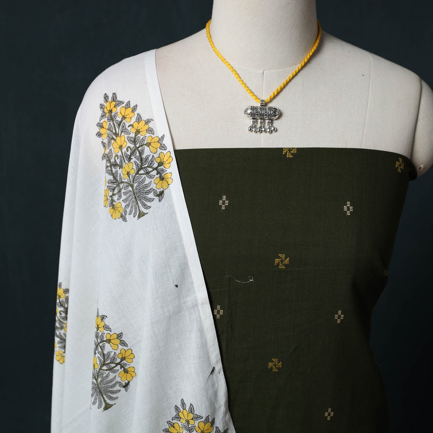 Green - Jacquard Woven 2pc Cotton Unstitched Dress Material Kurta Set with Jewellery 07