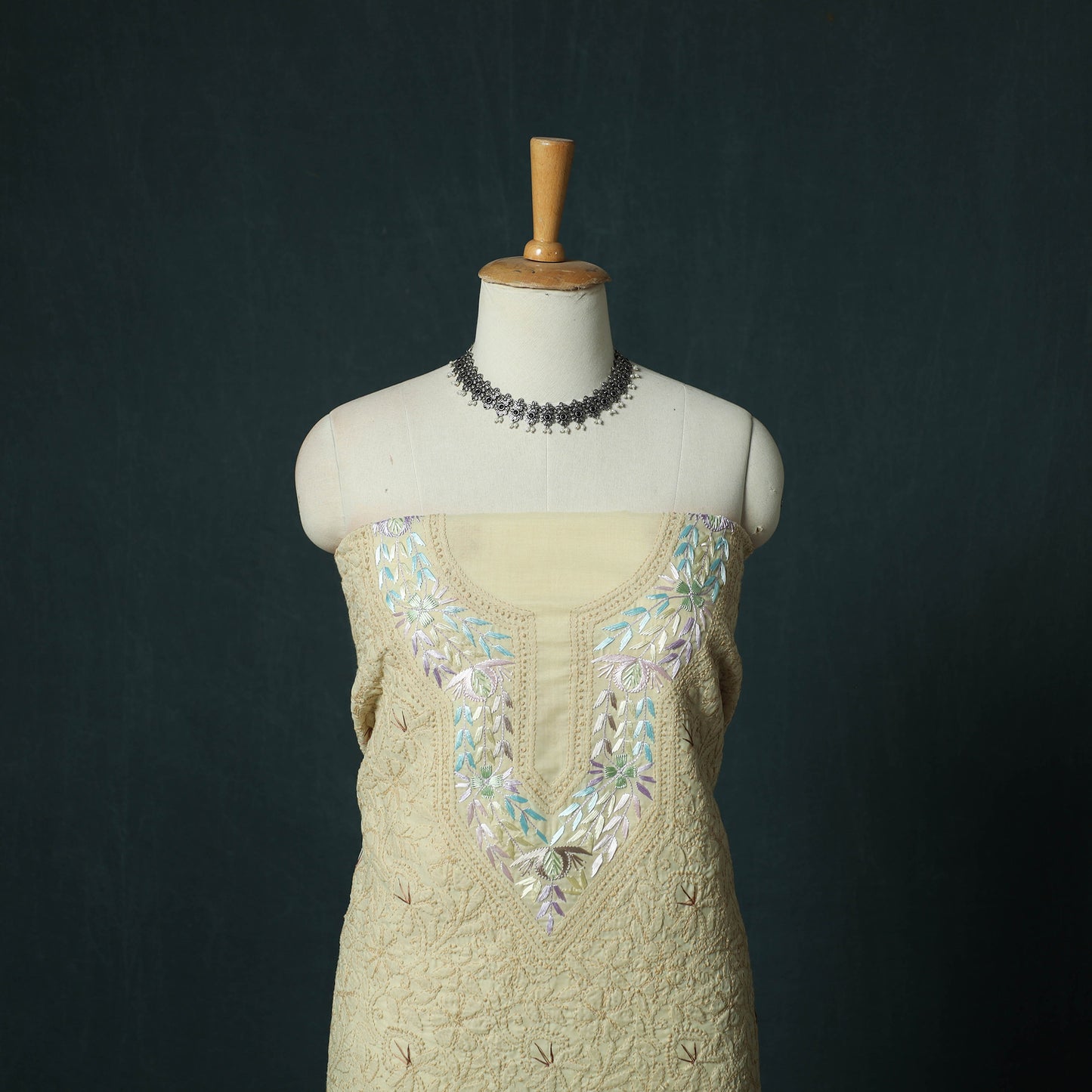 Lucknow Chikankari Parsi Style Hand Embroidered Pure Mul Cotton Unstitched Kurta Material (2.8M) 13