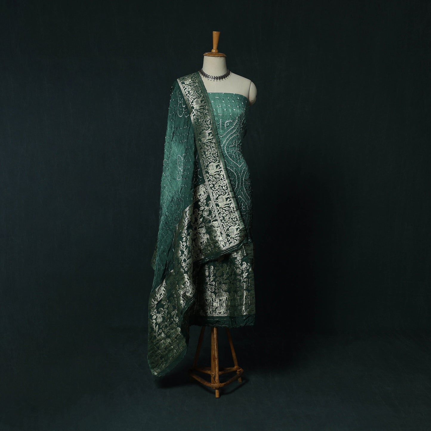 Kutch Bandhani Tie-Dye Modal Silk Heavy Banarasi Zari 3pc Unstitched Dress Material Suit Set 40