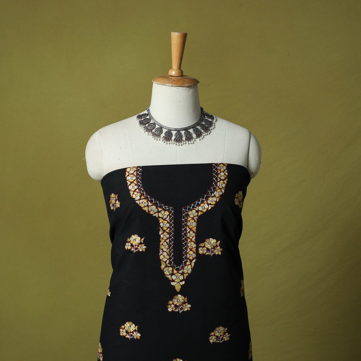 Hand Embroidered Cotton Kashida 2pc Unstitched Dress Material Kurta Set 04
