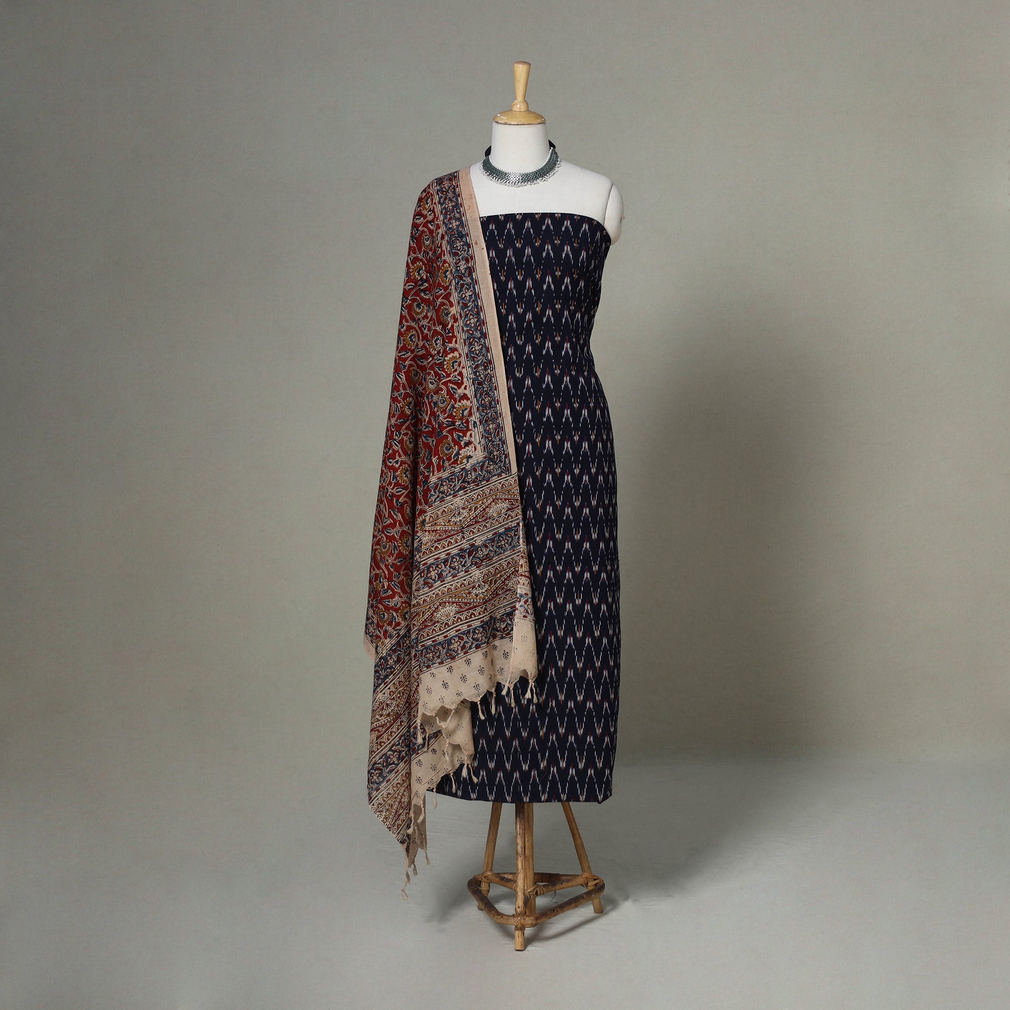 White - 2pc Cotton Unstitched Pochampally Double Ikat Dress Material with Jewellery Set 37