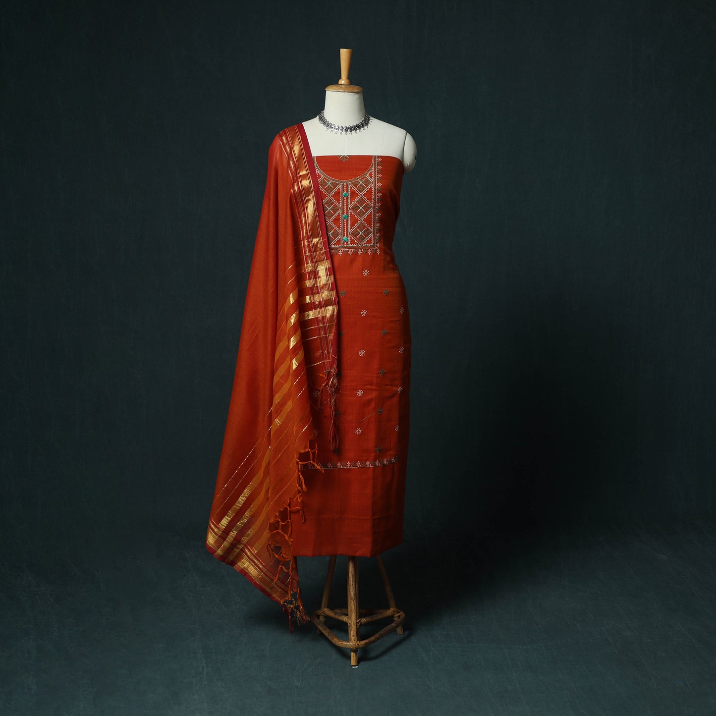 Red - Ilkal Kasuti Embroidery Cotton 3pc Unstitched Dress Material Suit Set 19