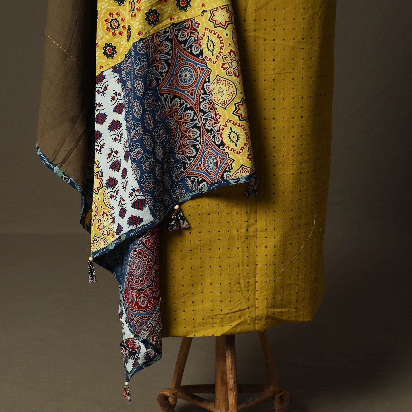 Jacquard Woven Cotton 2pc Unstitched Dress Material Kurta Set with Jewellery 06