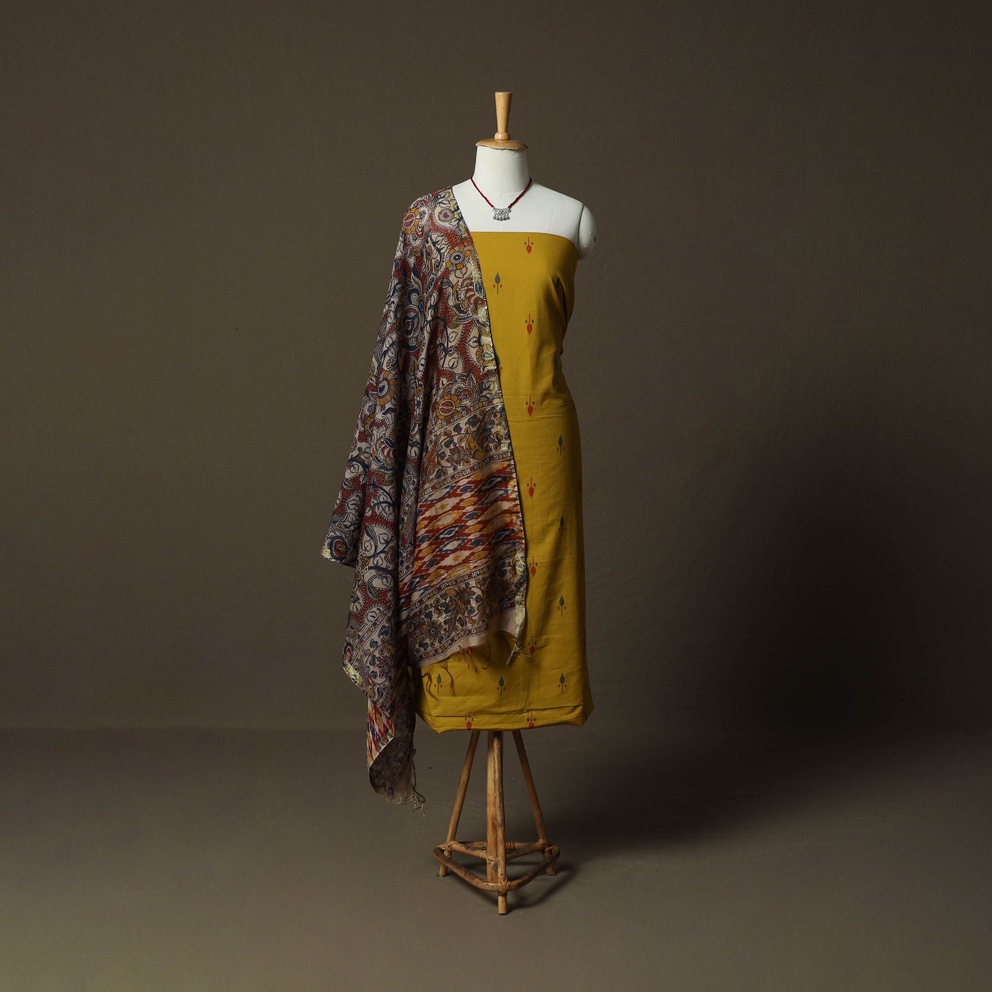 Jacquard Woven Cotton 2pc Unstitched Dress Material Kurta Set with Jewellery 07