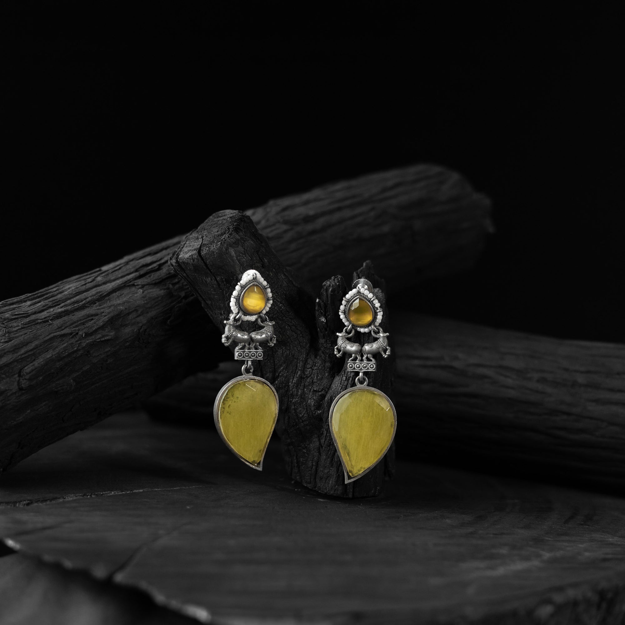 White - Saanjh Bela Leaves Oxidised Ring