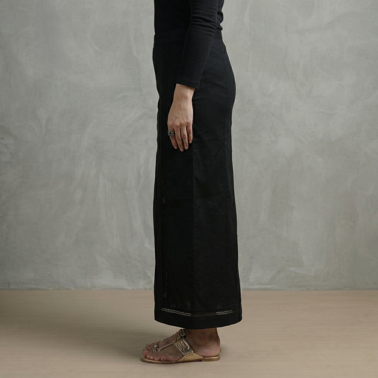 Black - Plain Woven Cotton Lycra Inskirt 03