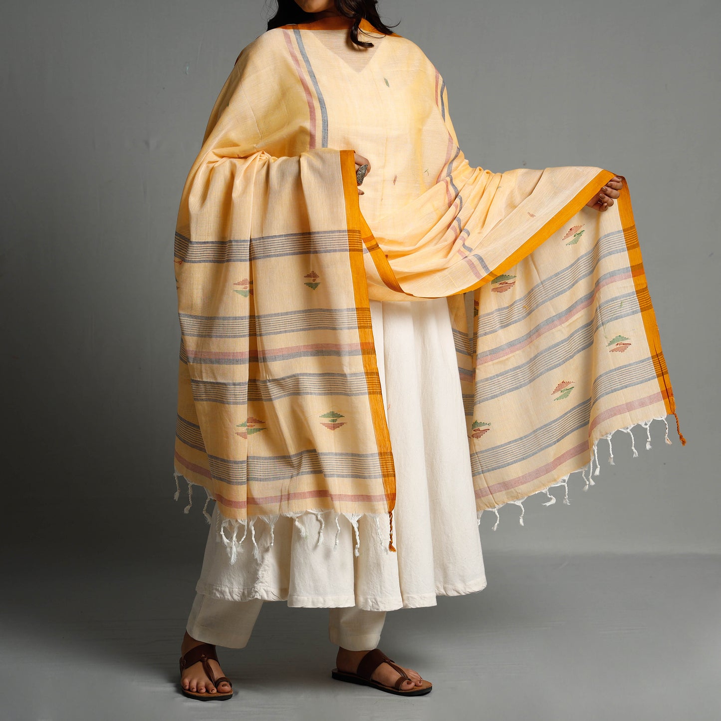 Assam Weave Handloom Cotton Thread Buti Dupatta with Tassels Online at iTokri.com