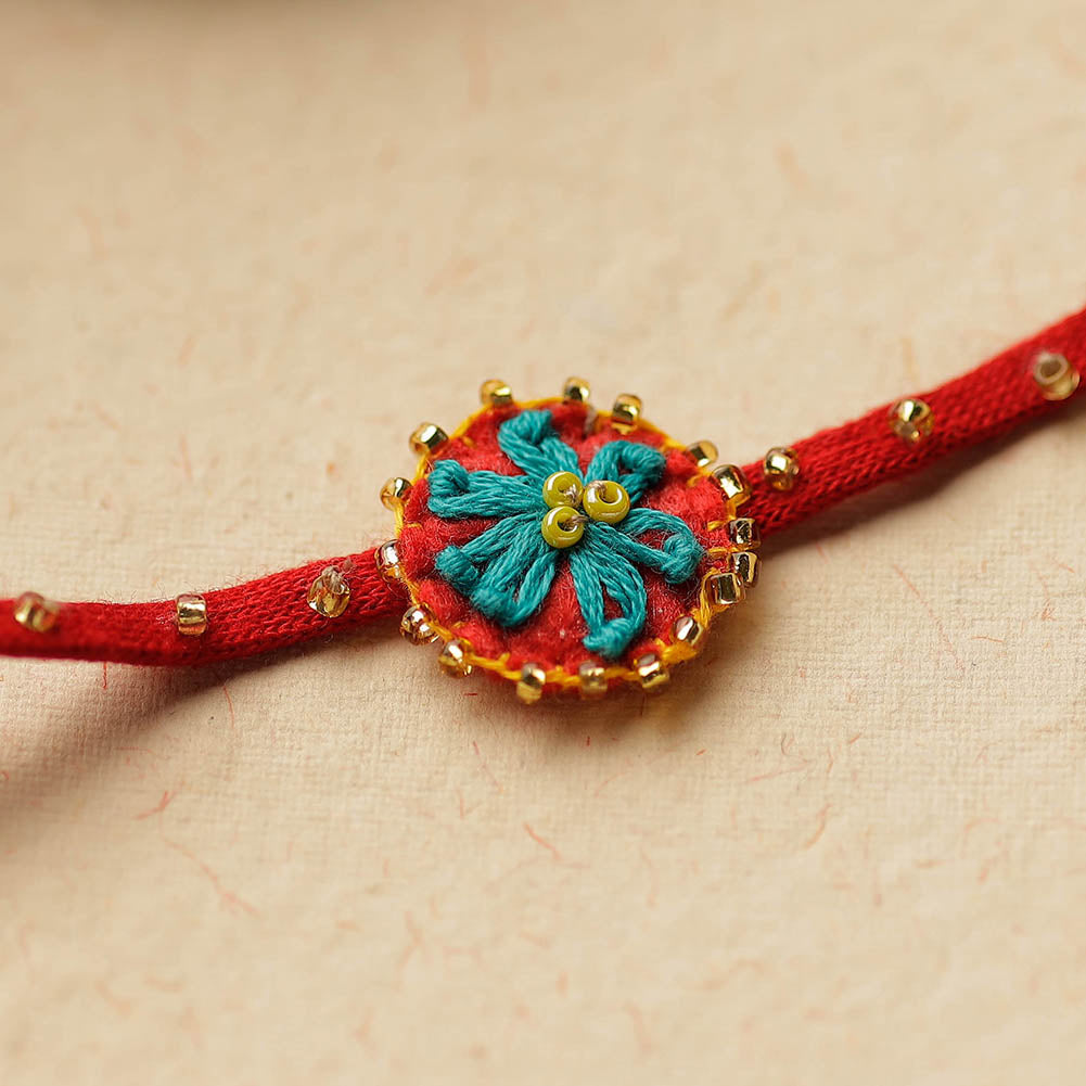 Buy Daisy Flower - Hand Embroidered & Felt Work Rakhi 08 Online at iTokri.com