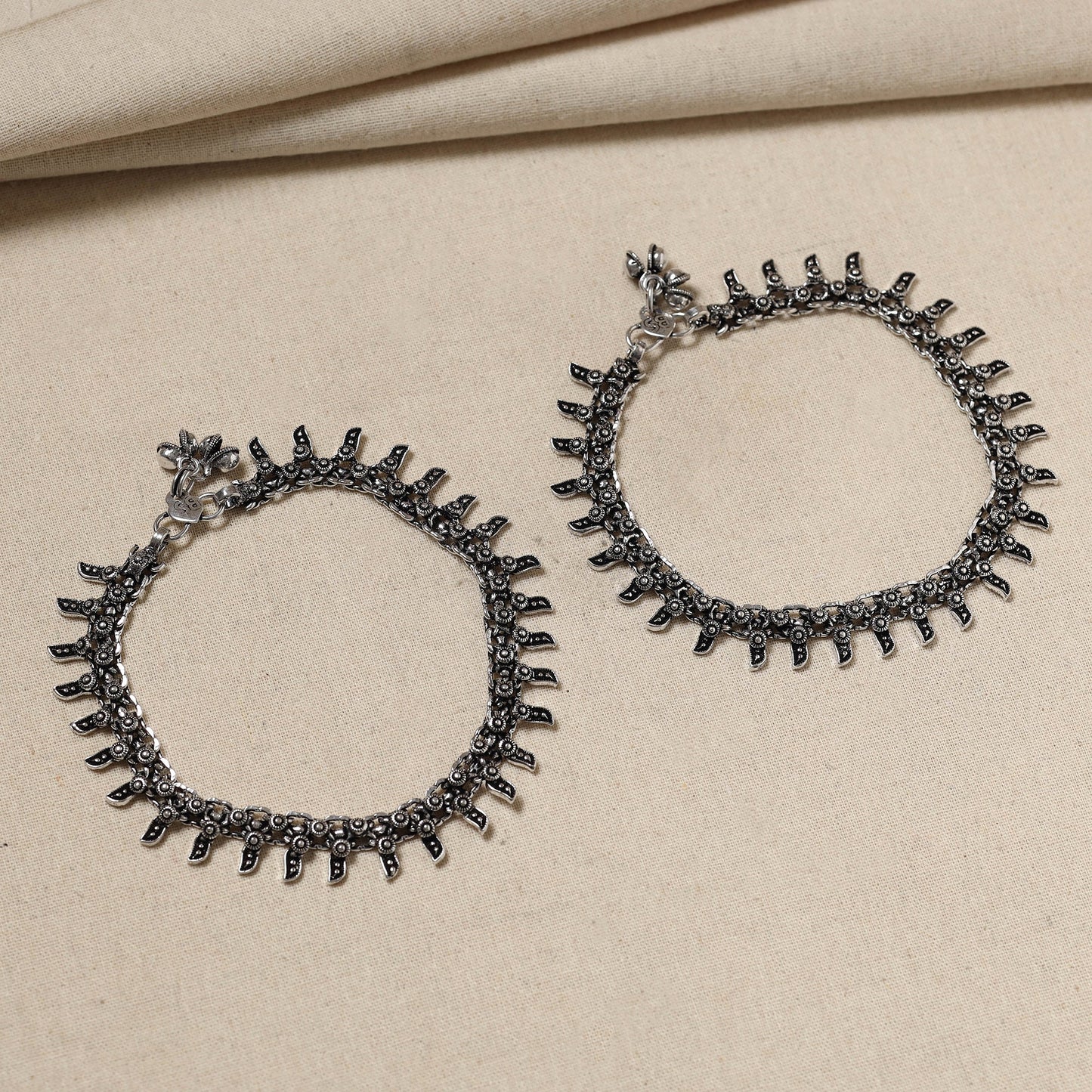 Antique Finish Oxidised German Silver Payal (pair) Online at iTokri.com