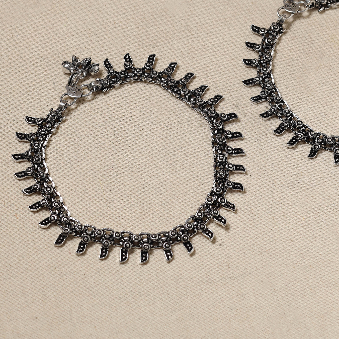 Antique Finish Oxidised German Silver Payal (pair) Online at iTokri.com