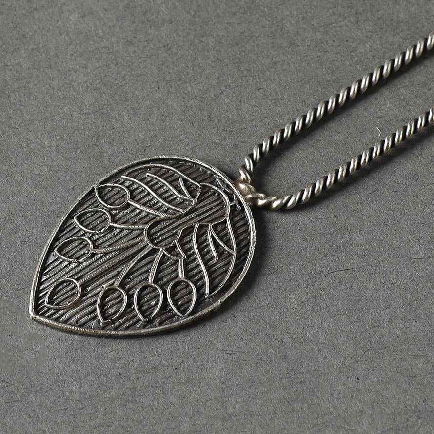 Buy Antique Silver Finish Oxidised Brass Base Juda Pin Online at iTokri.com