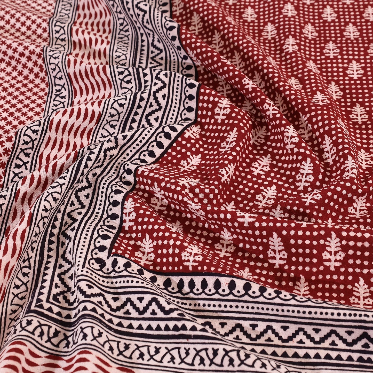 Buy Bagh Block Printed Cotton Bedcover Online l iTokri.com