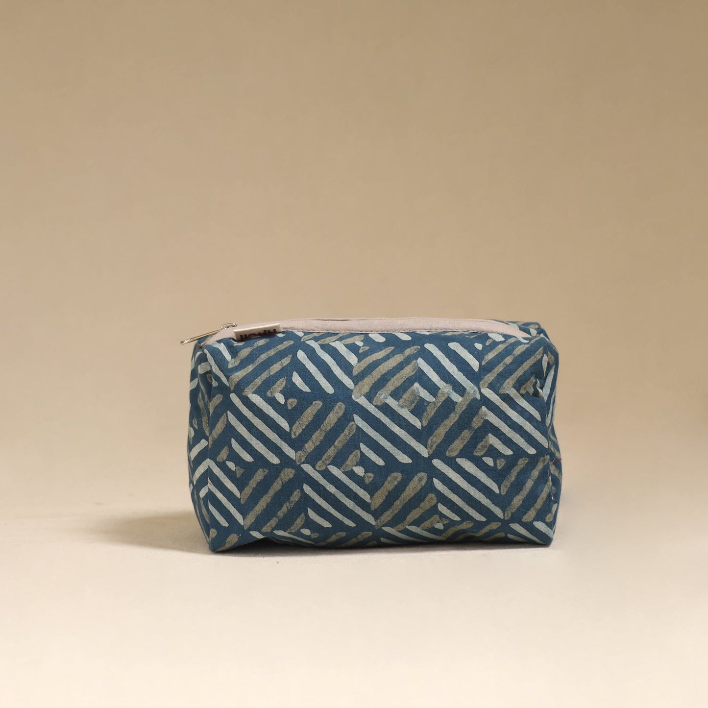 Handcrafted fabric toiletry bag 26