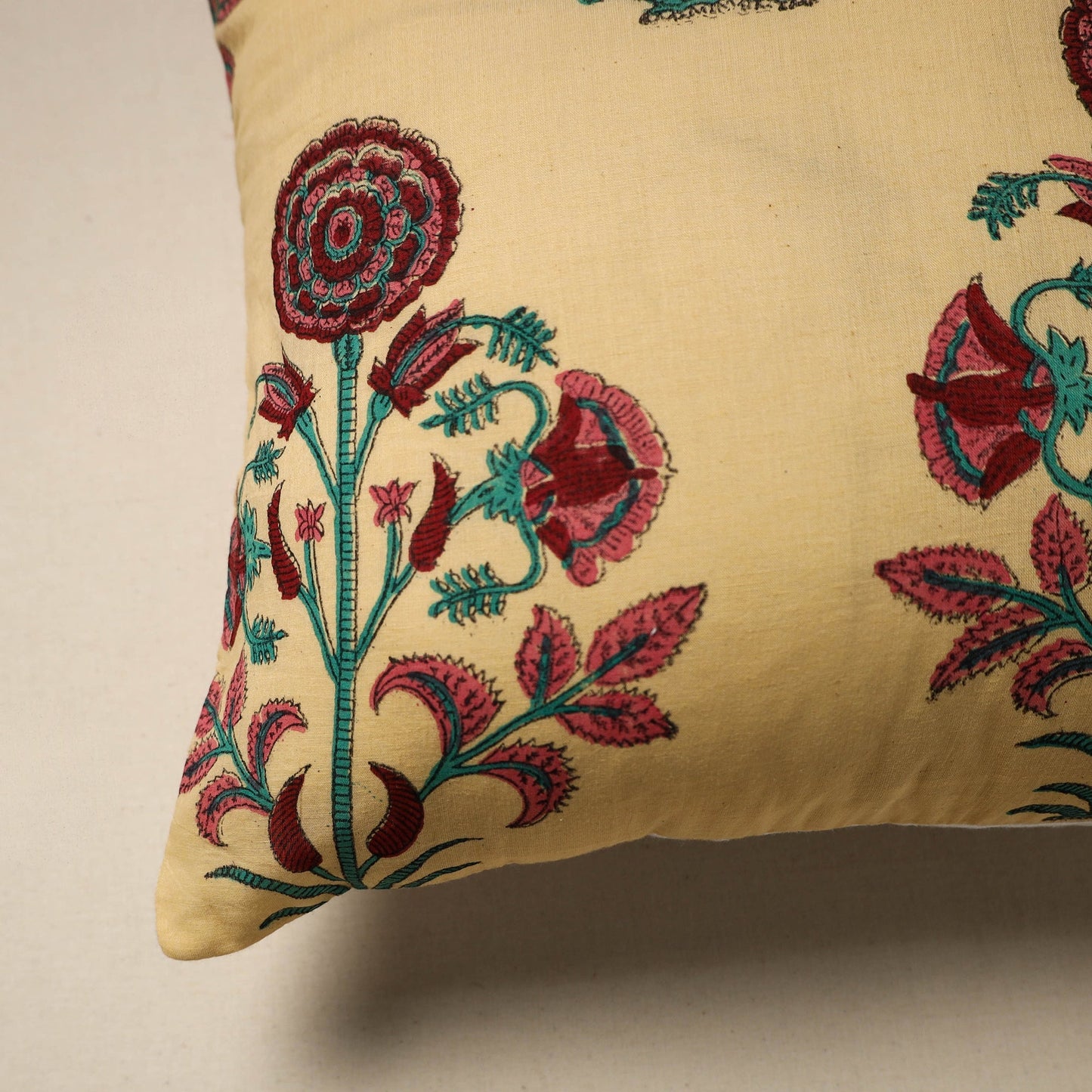 Cotton sanganeri cushion cover (16 x 16 in) 90 - handcrafted