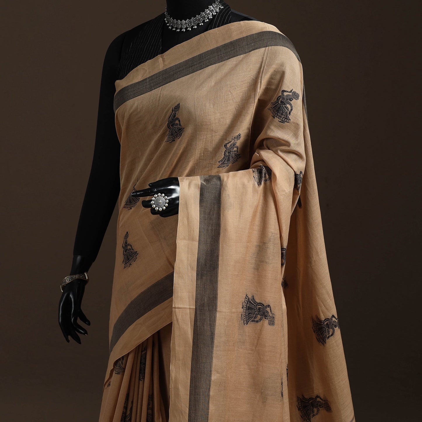 Dharwad cotton saree with thread buta 11 - handcrafted