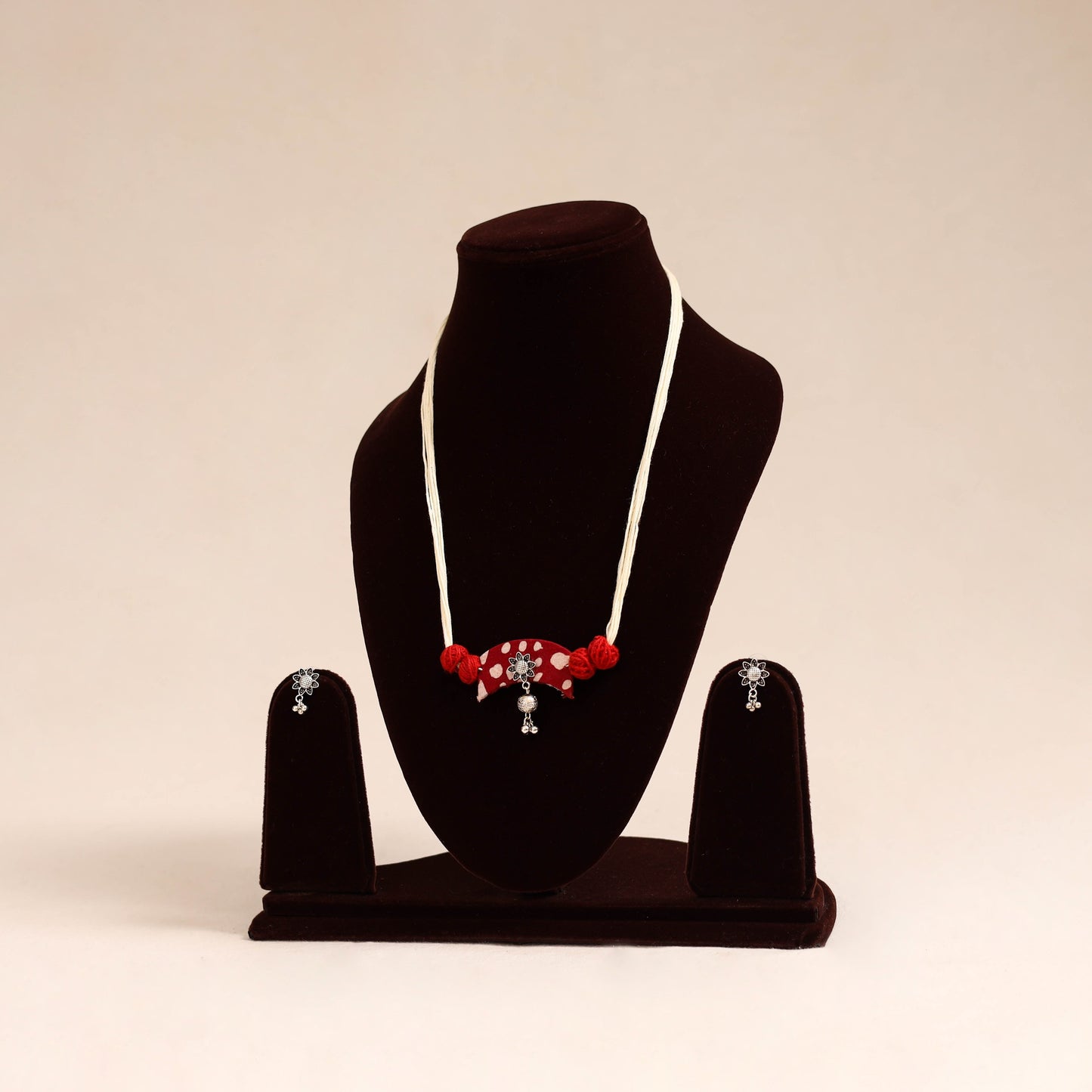 Beige German Silver Fabart Necklace Set