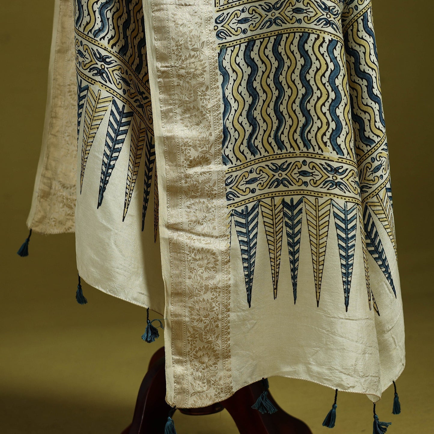 Hand natural dyed dola silk zari border dupatta