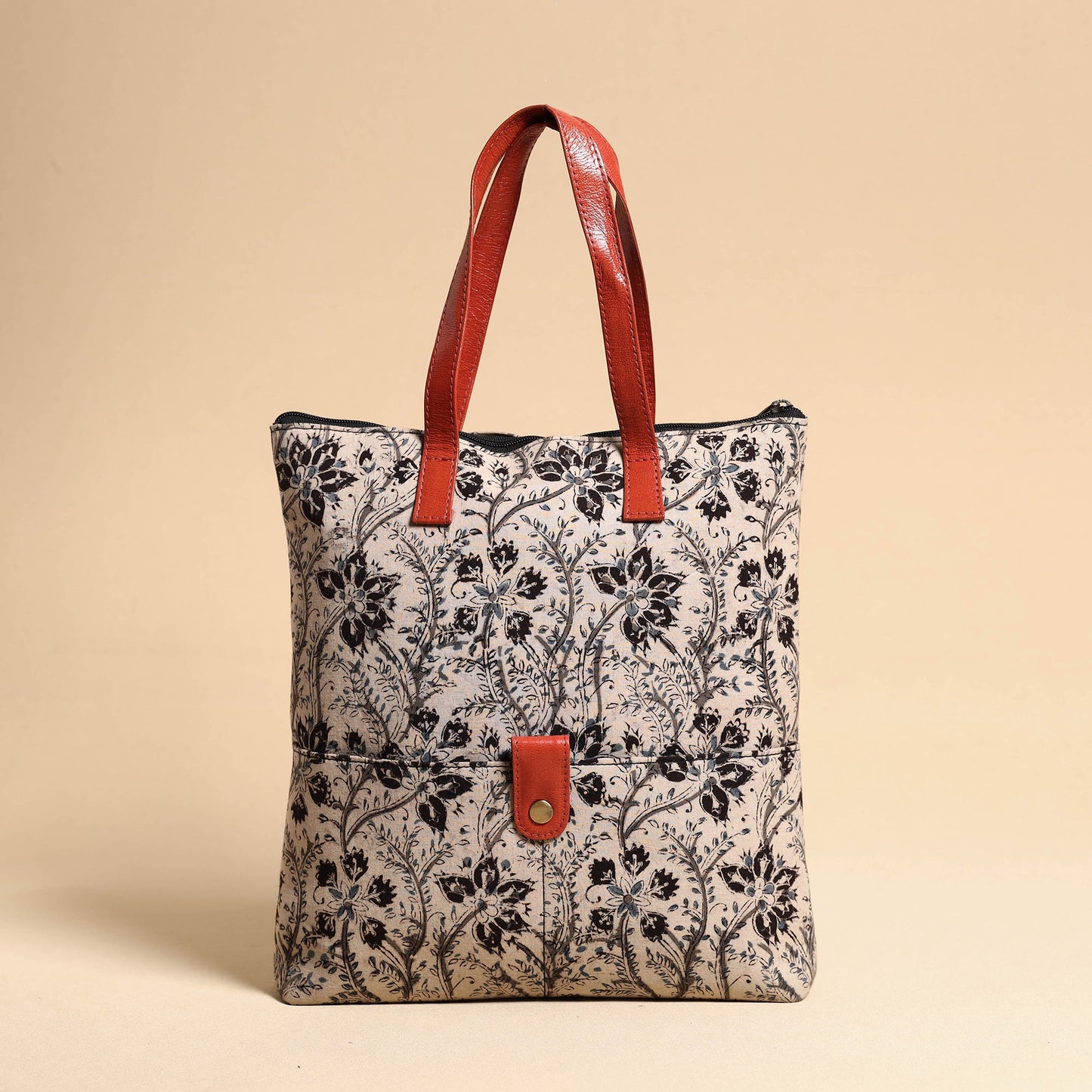 Beige Handcrafted Kalamkari Block Printed Hand Bag with Leather Handle