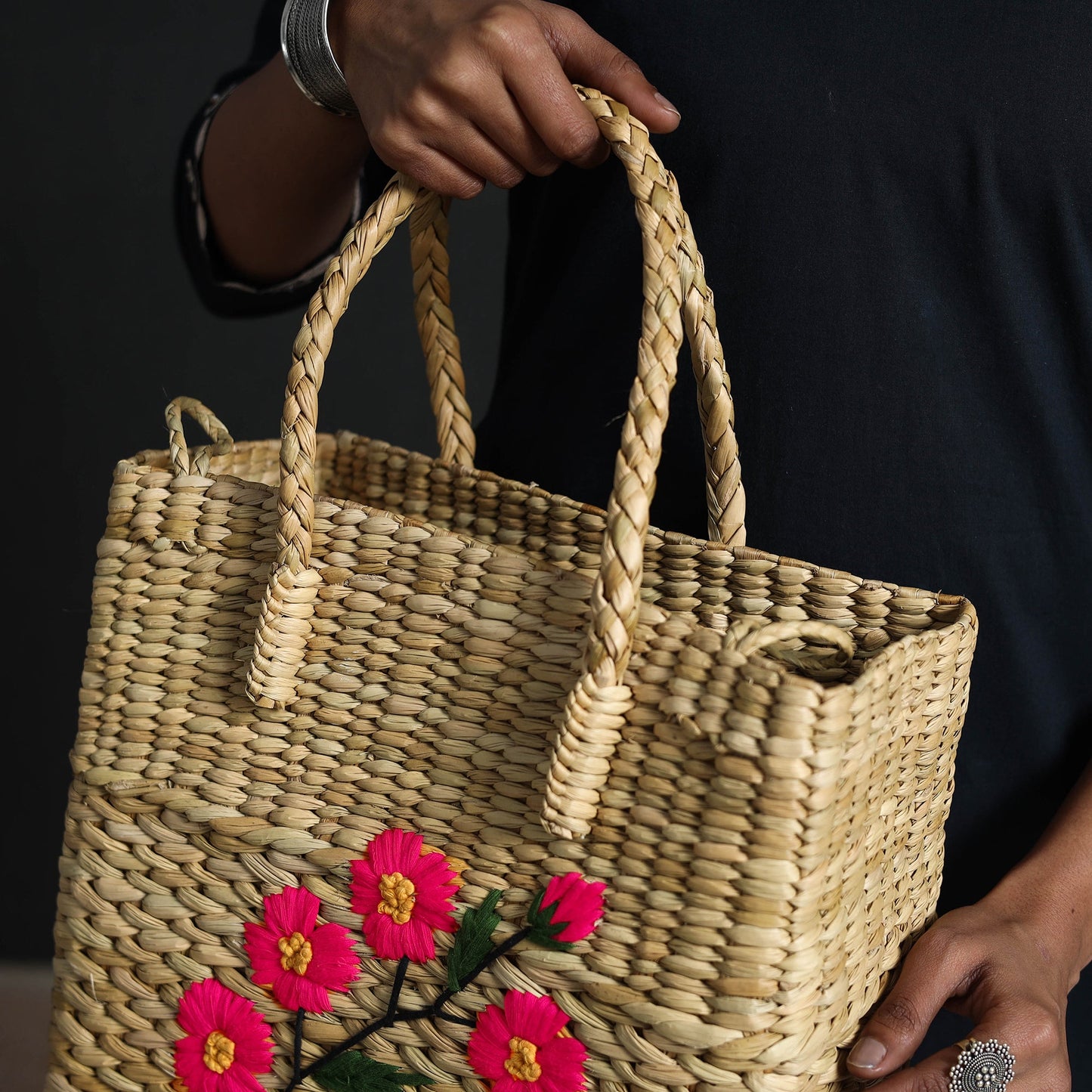 Beige Handcrafted Water Reed Embroidered Shopping Hand Bag