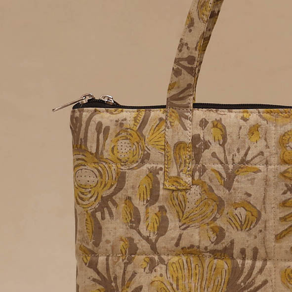 Handcrafted quilted handbag 01