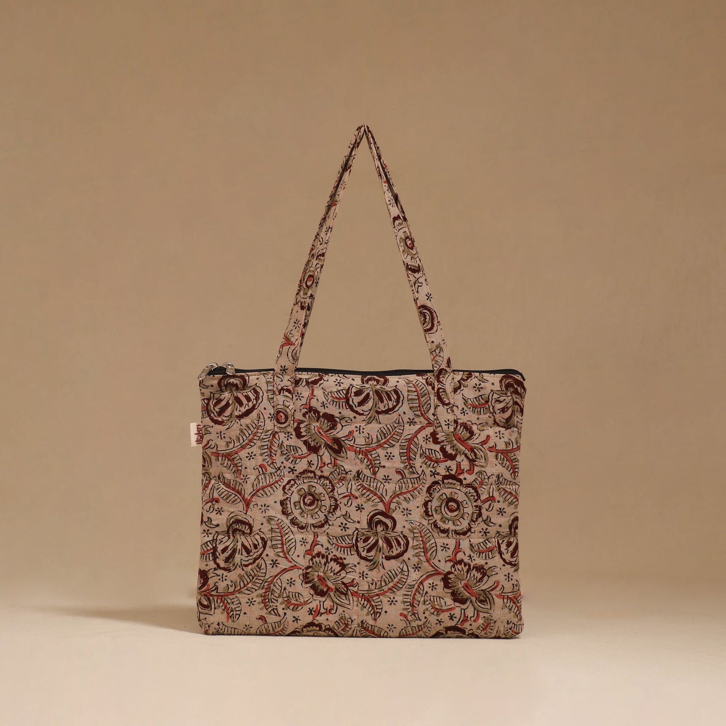 Handcrafted quilted handbag 27