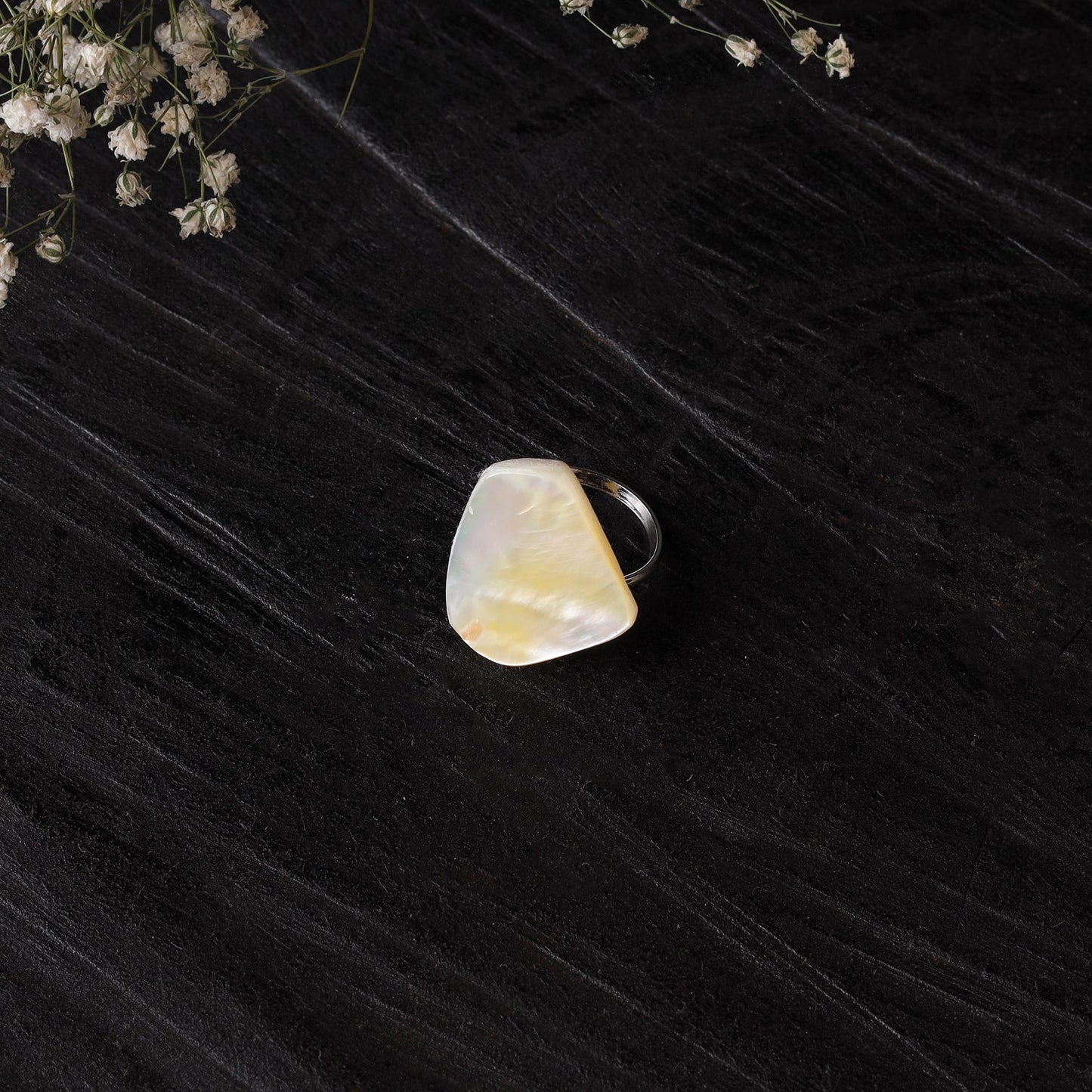 Beige - handcrafted seashell ring (adjustable) 28