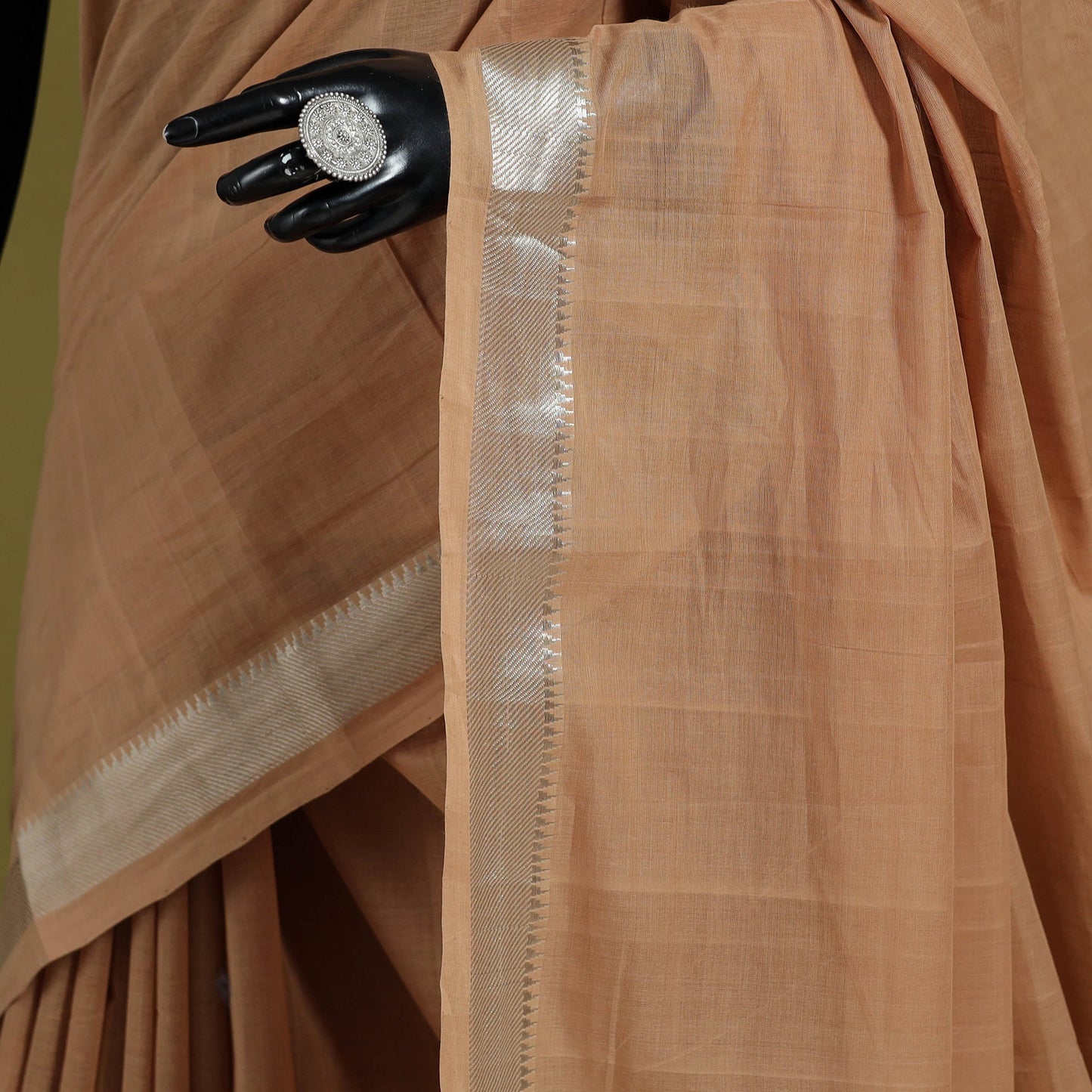 Beige - handloom cotton zari border mangalagiri saree 13