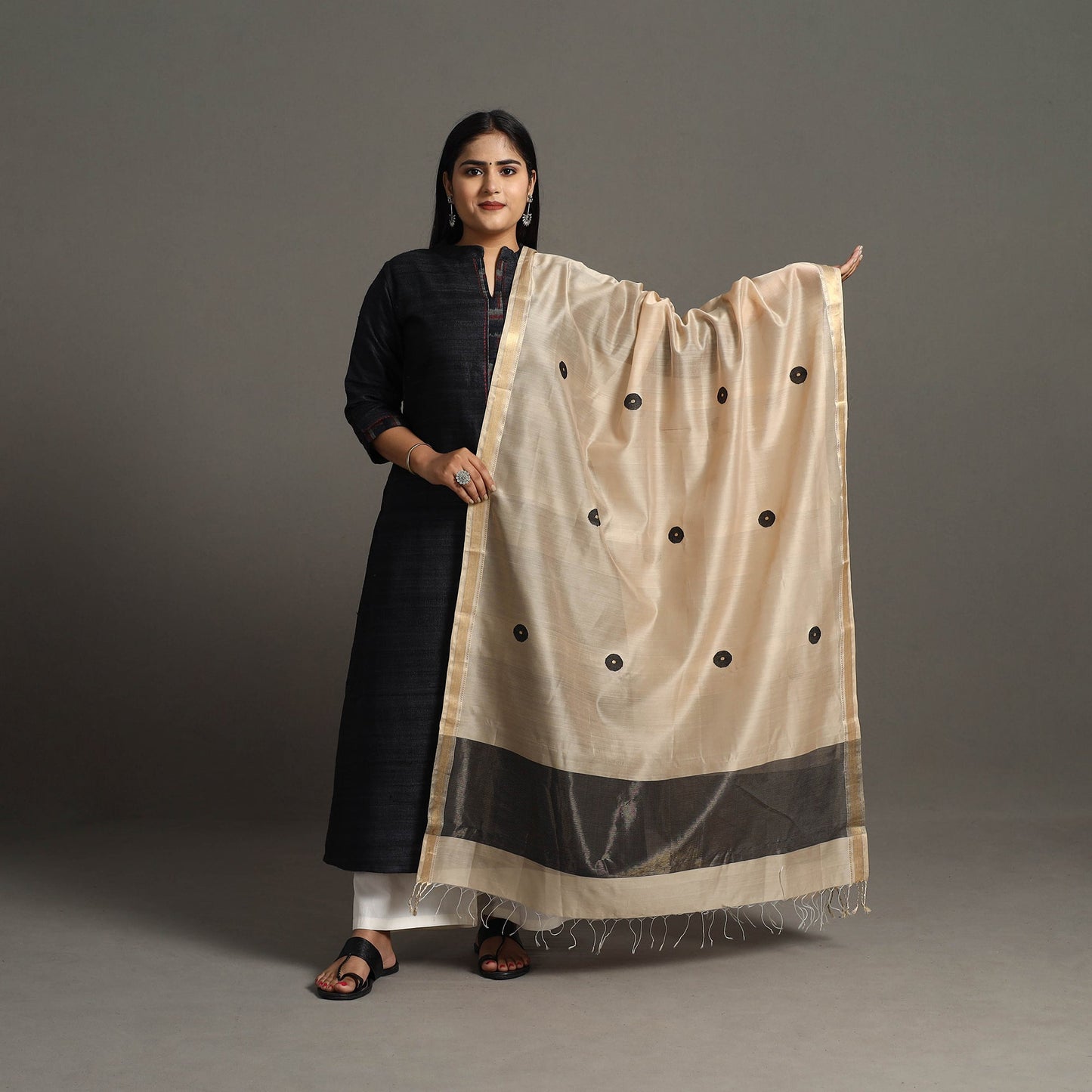 Beige Handloom Silk Cotton Circle Buti Maheshwari Dupatta