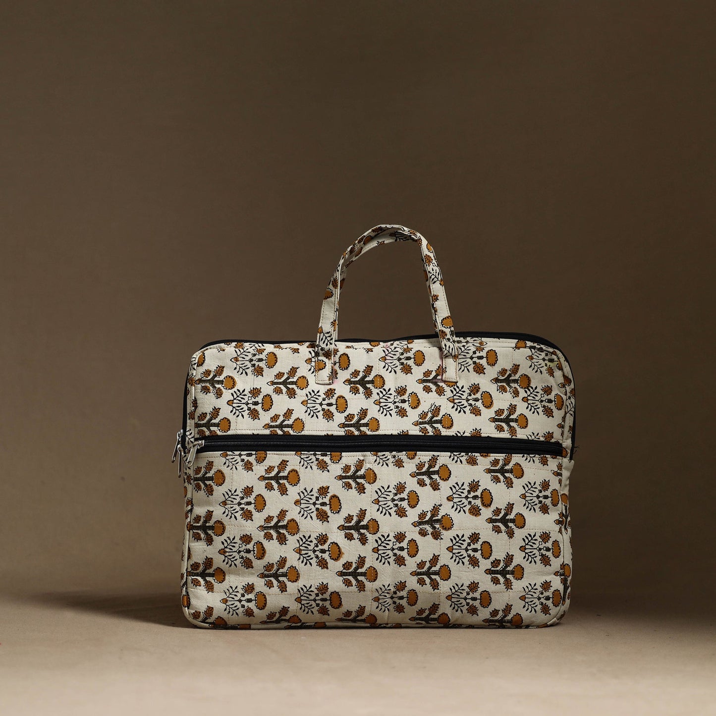 Beige Handmade Quilted Cotton Laptop Bag (13 x 16 in)
