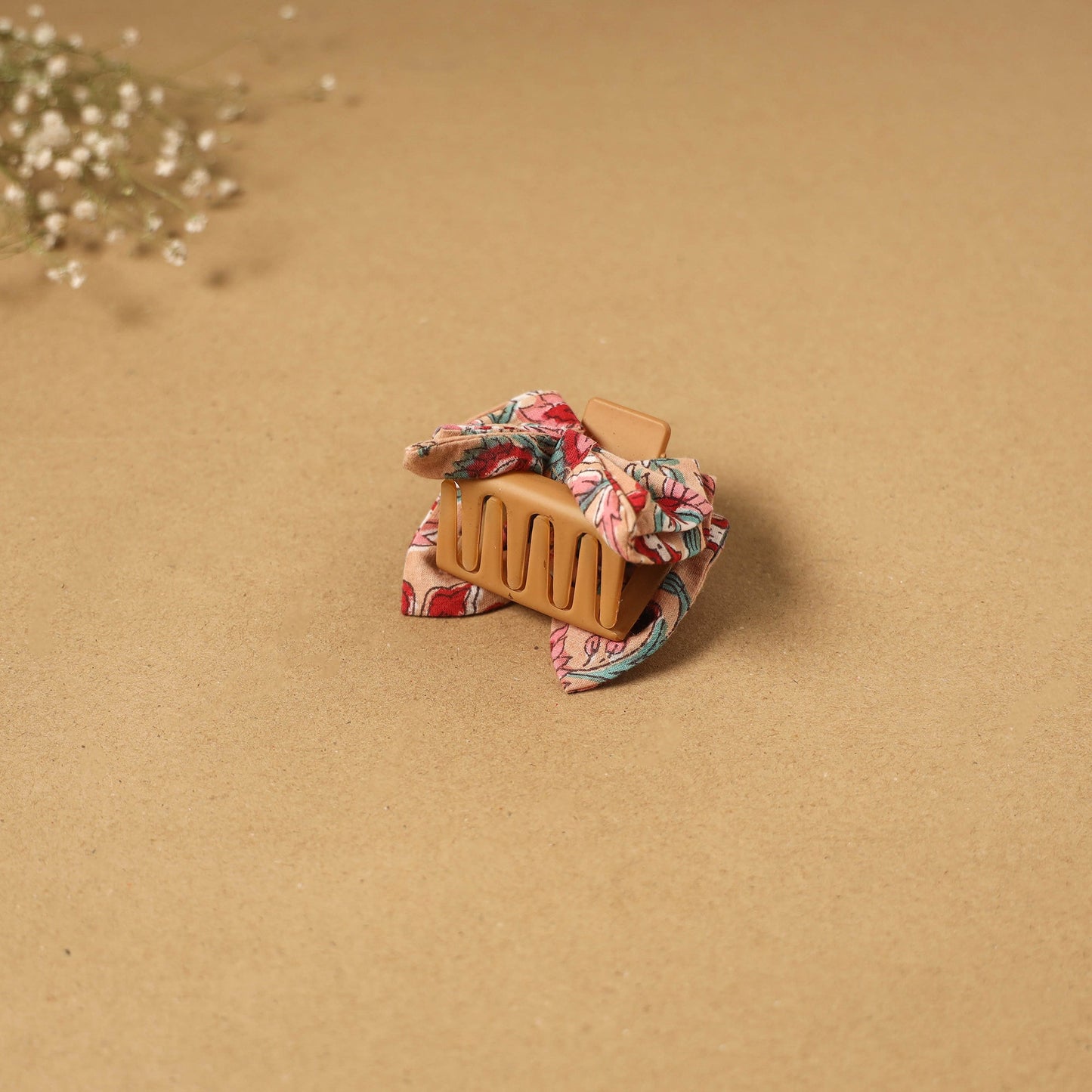 Handmade women’s bow hair claw clip 80 - handcrafted