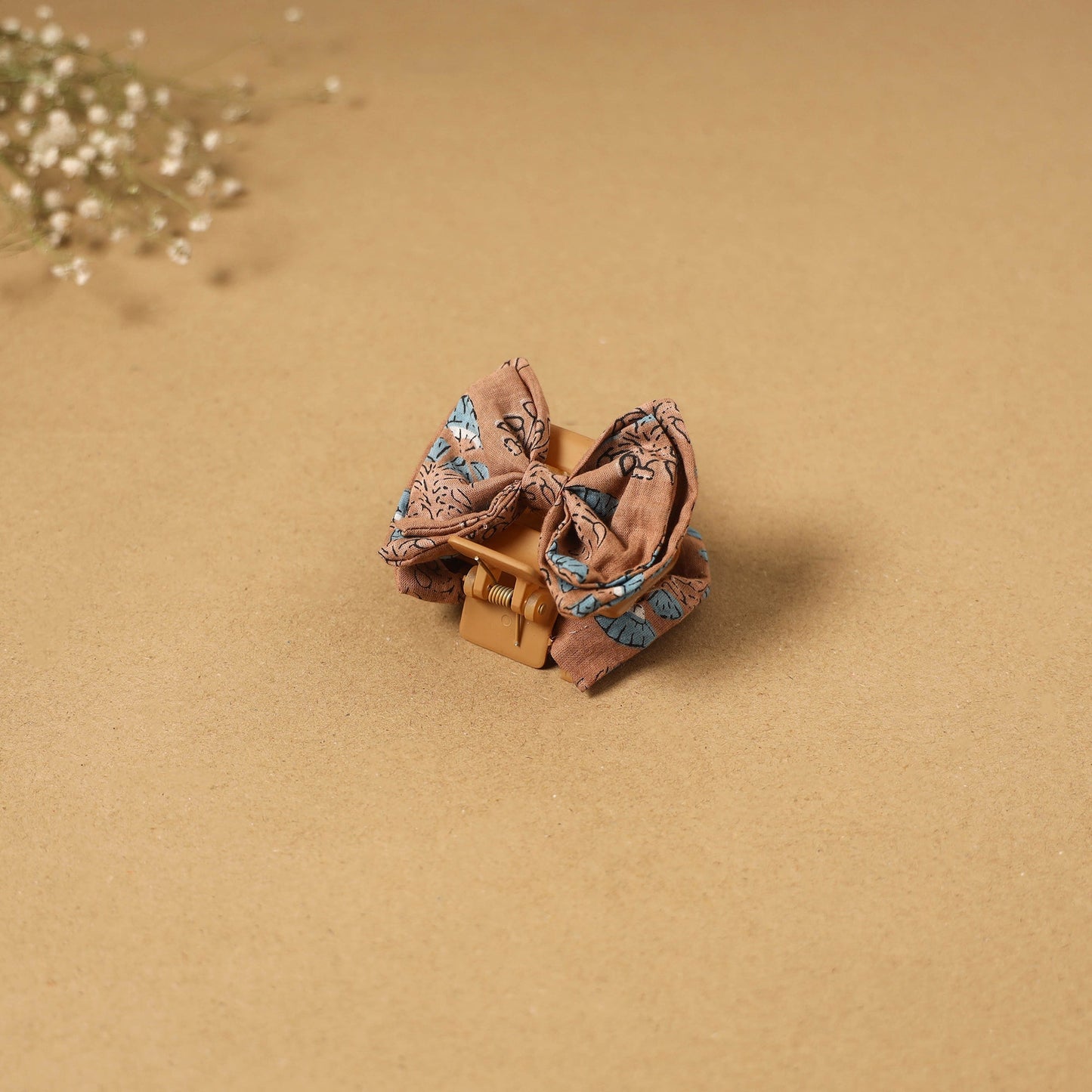 Handmade women’s bow hair claw clip 90 - handcrafted