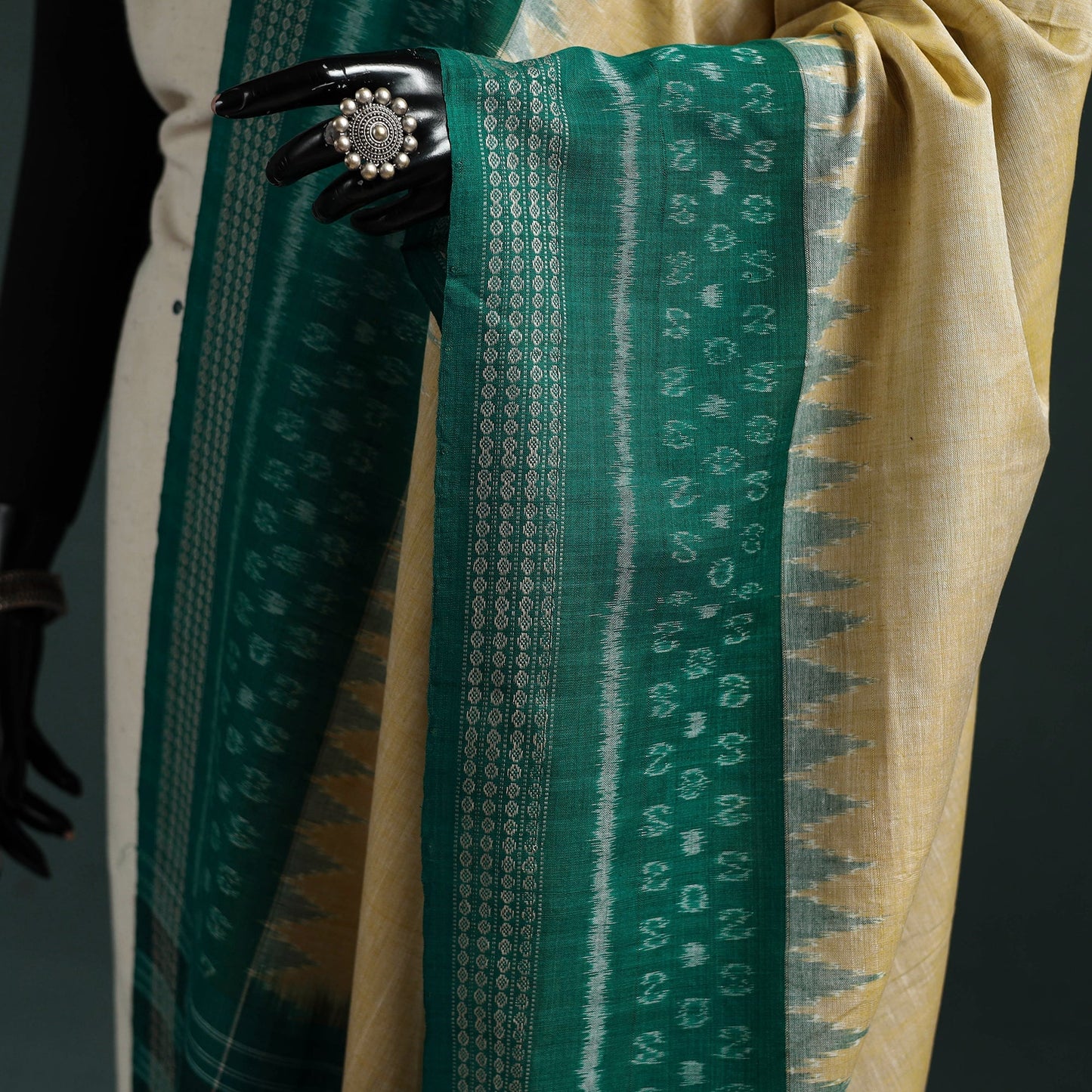Ikat handloom cotton sambalpuri dupatta 10 - handcrafted