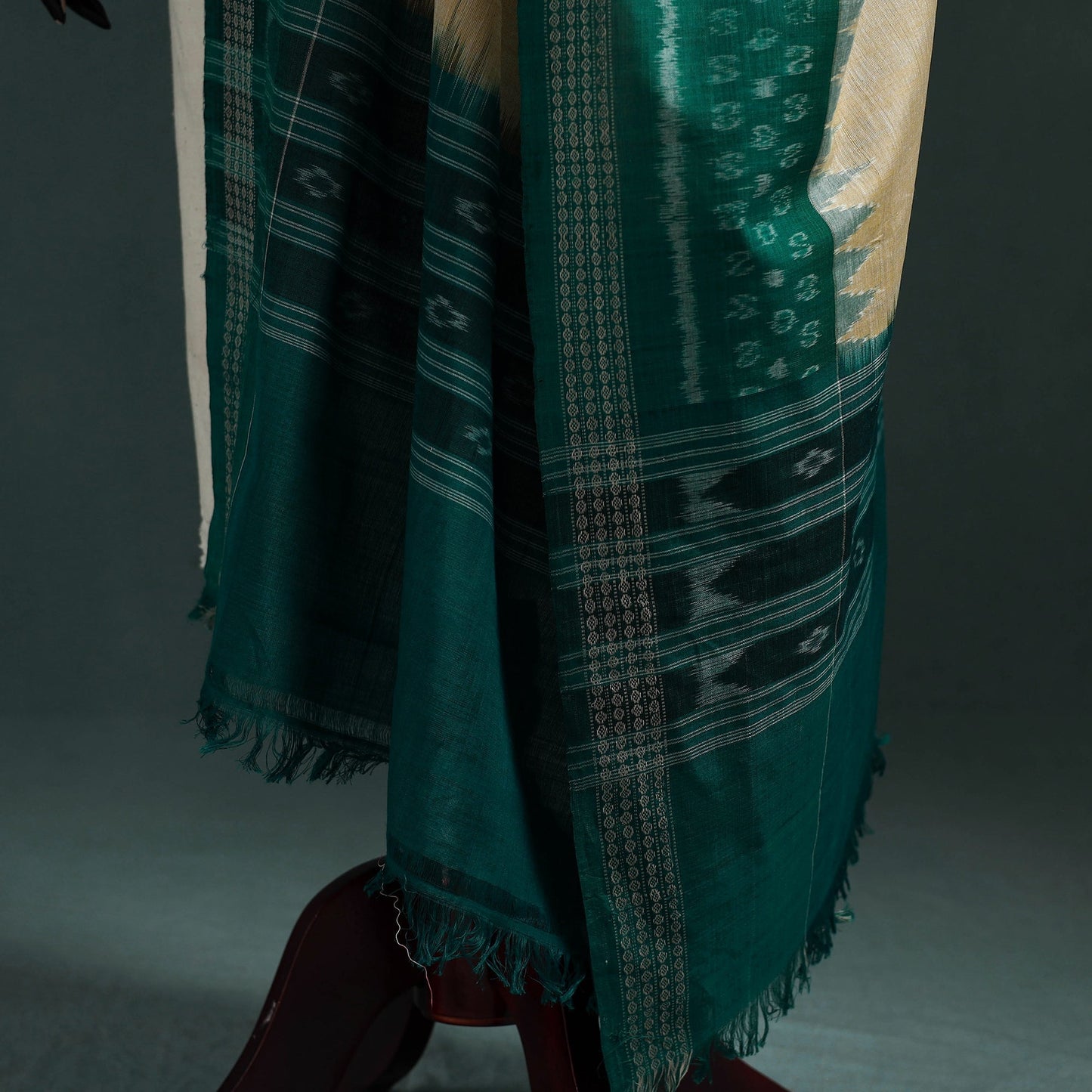 Ikat handloom cotton sambalpuri dupatta 10 - handcrafted