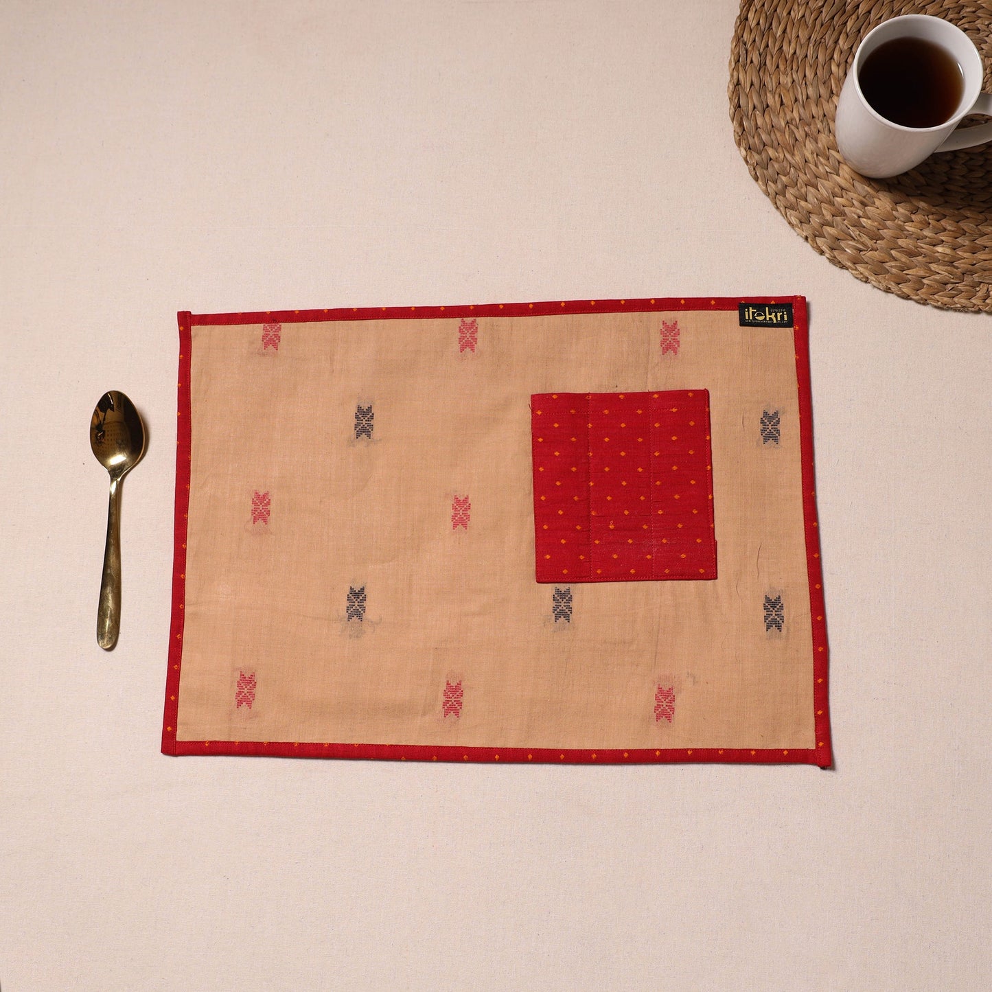 Beige Jacquard Cotton Table Mat With Pocket