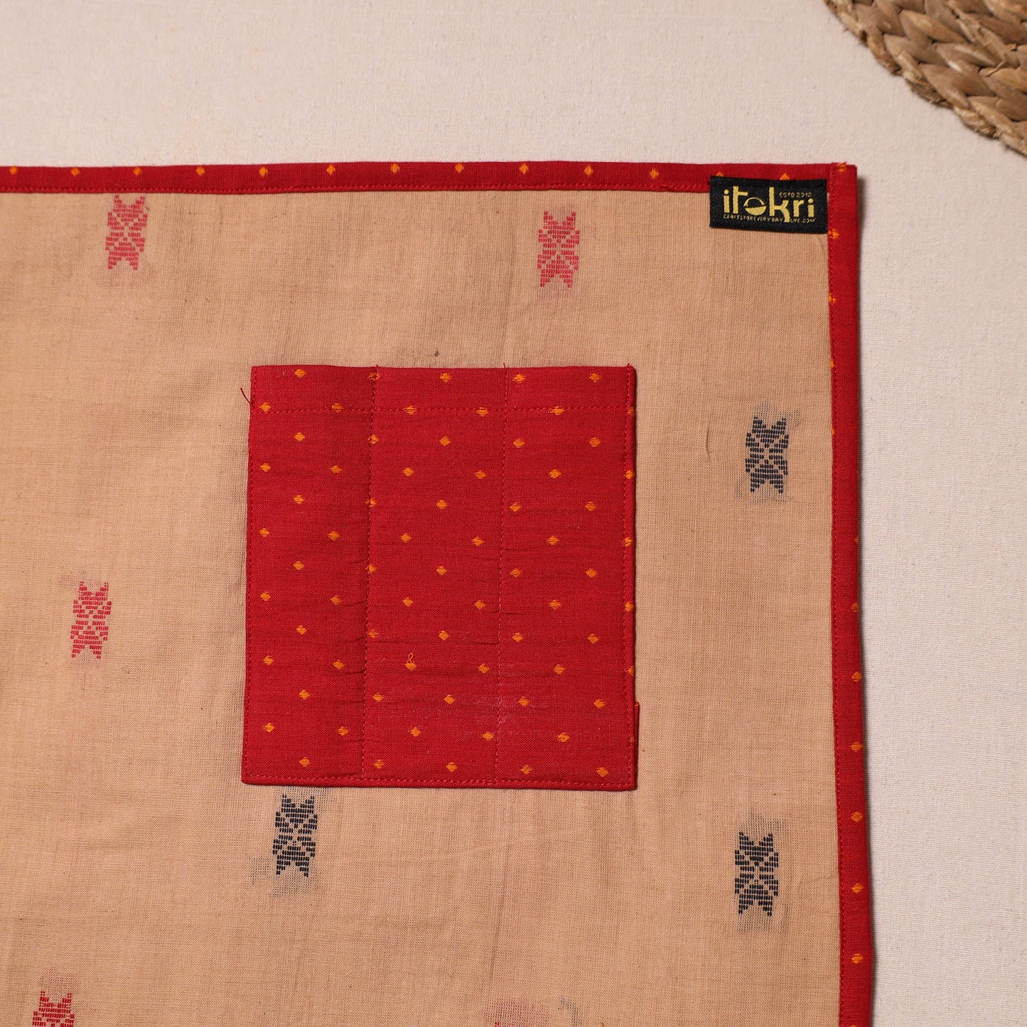 Beige Jacquard Cotton Table Mat With Pocket