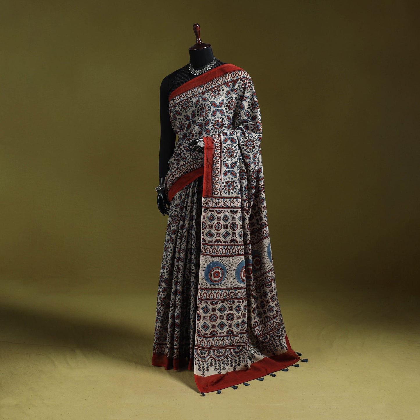 Kutch hand block print natural dyed pure mul cotton ajrakh