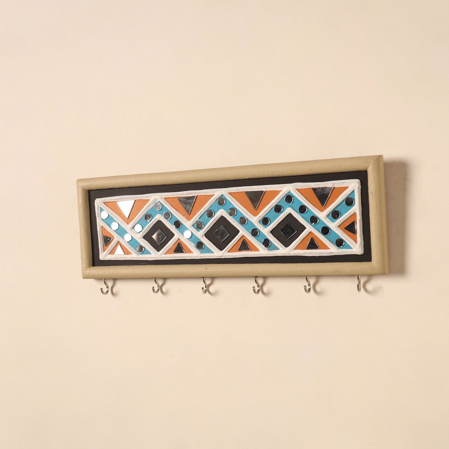 Kutch mud mirror work lippan art key holder (4 x 12 in) 08