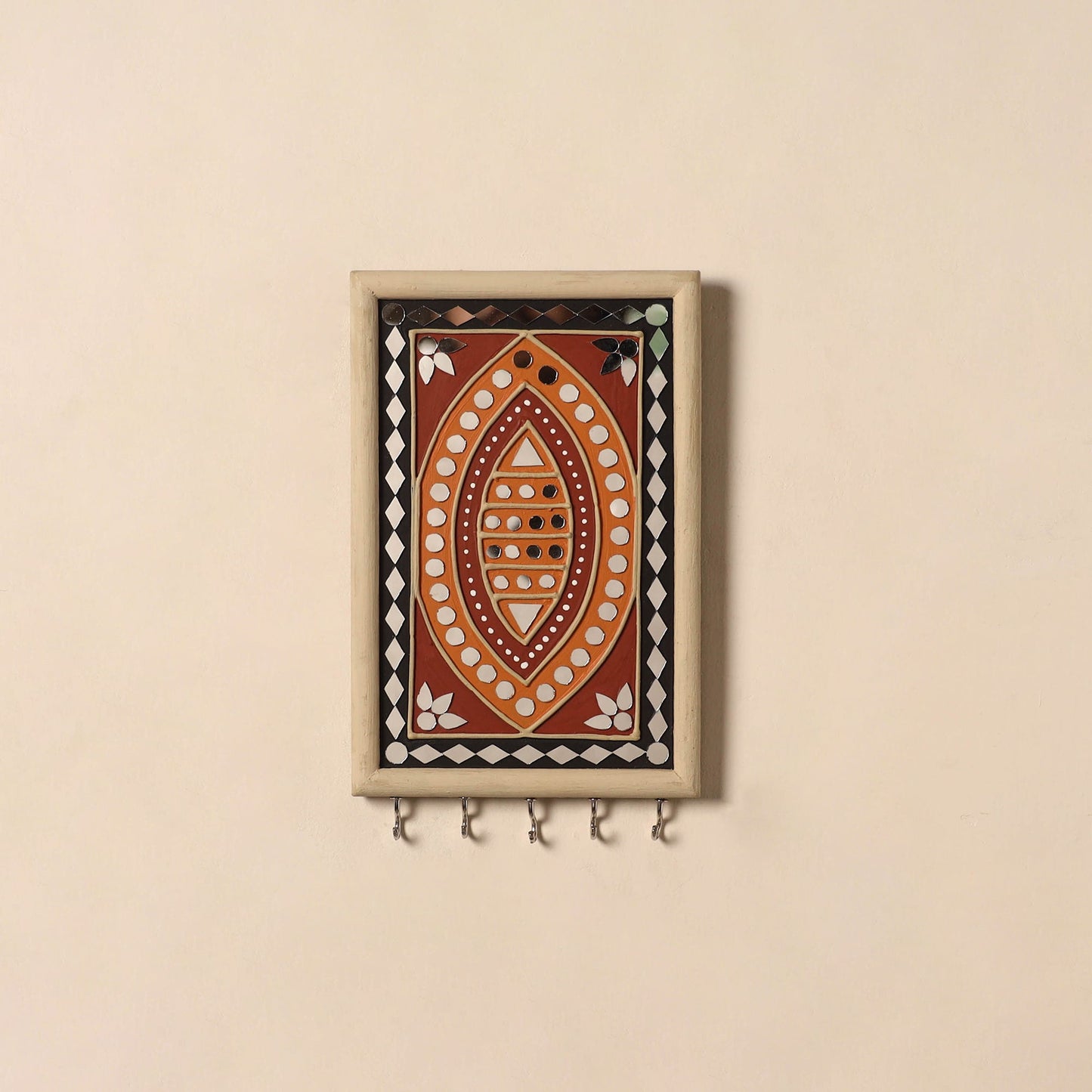Kutch mud mirror work lippan art key holder (9 x 6 in) 31